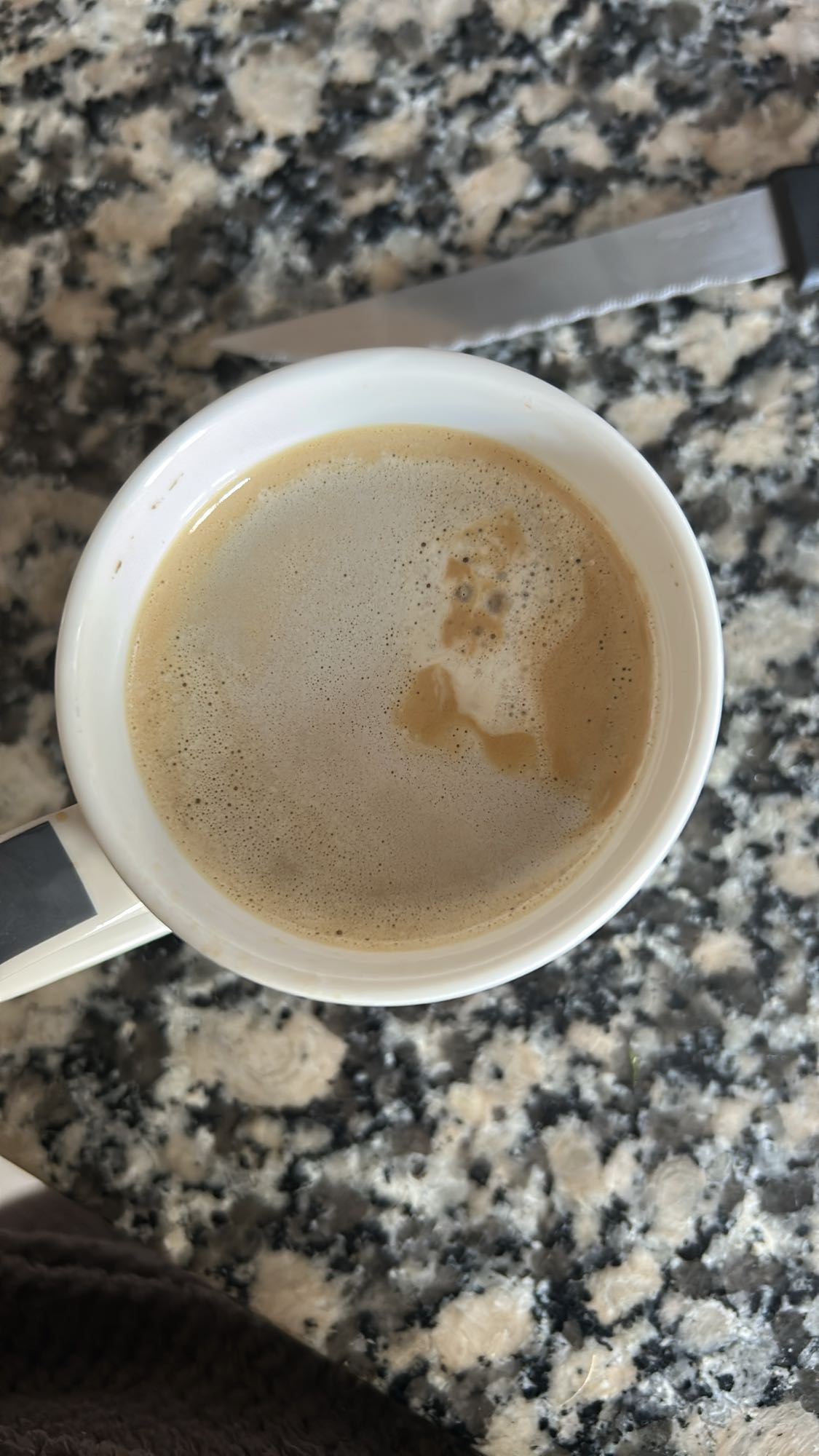 Café solo con un chorrito de leche desnatada