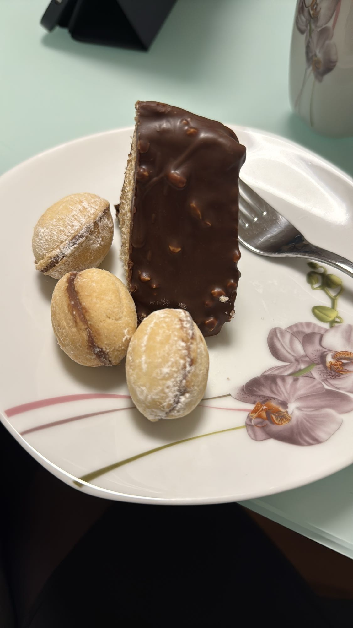 Schokoladenkuchen & Nussplätzchen