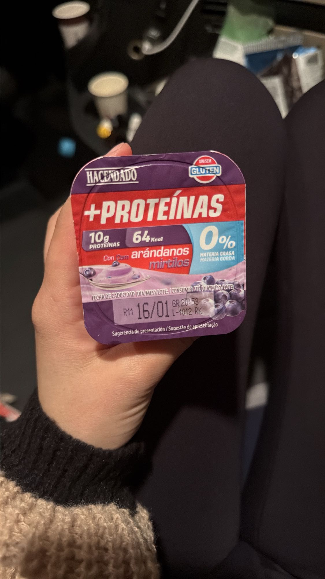 Iaurt proteic cu afine