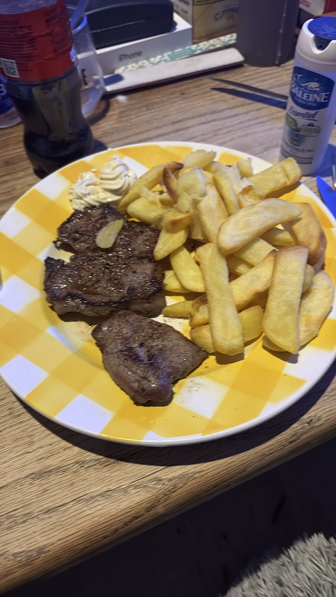 Steak frites et mayonnaise