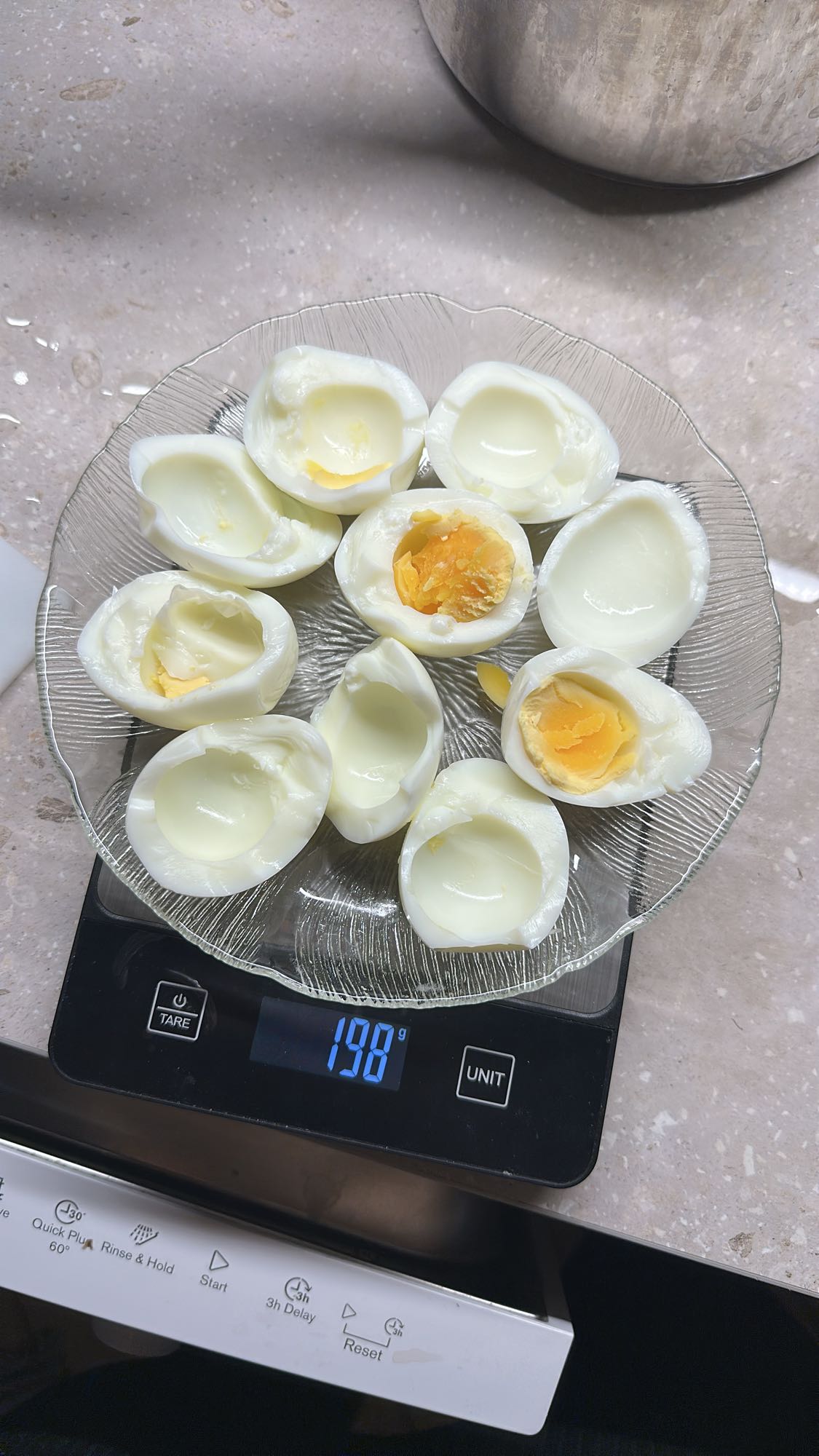 Kokta ägg utan gulor