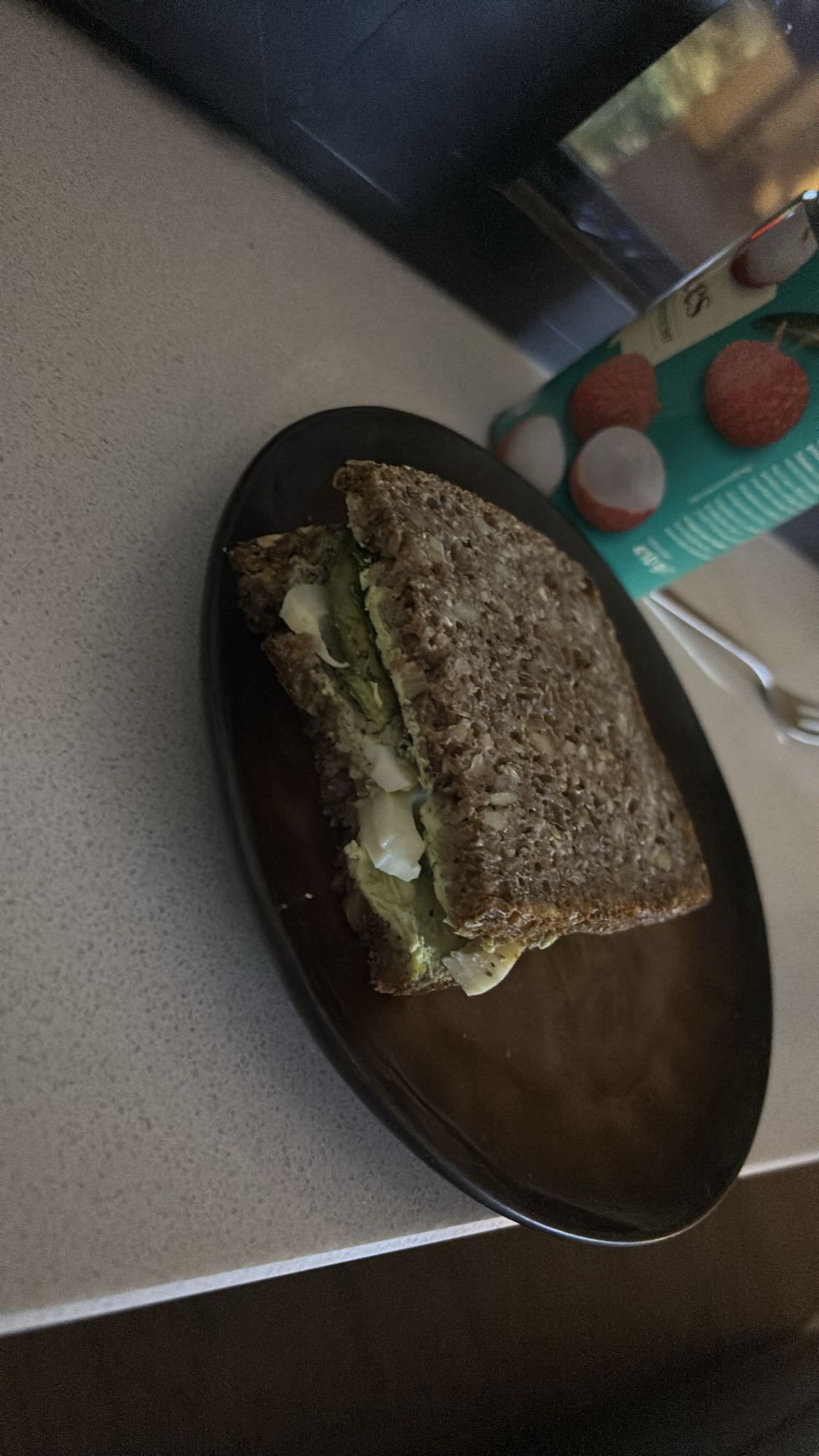 Sandwich œuf avocat pain complet