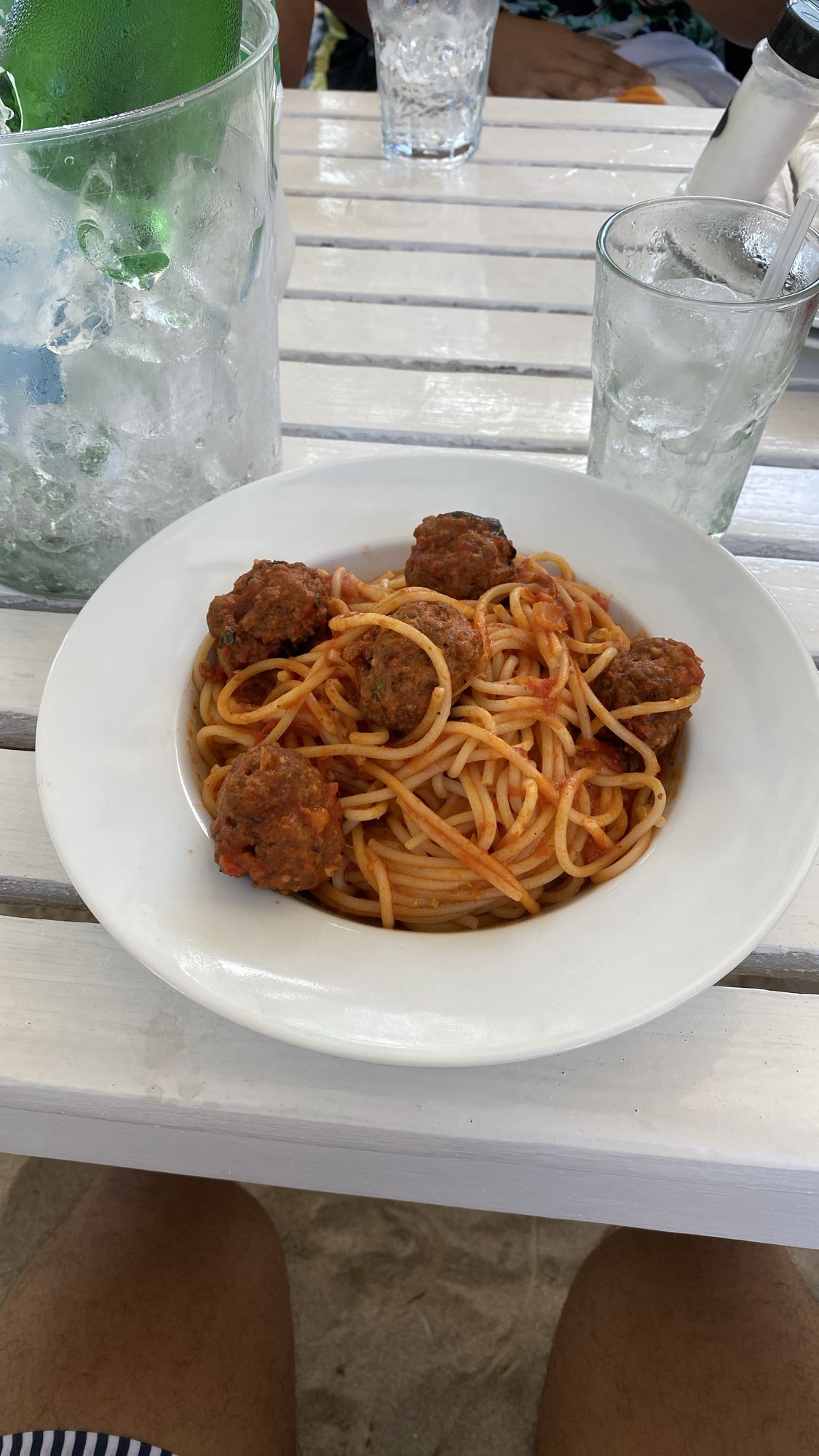 espaguetis con albóndigas