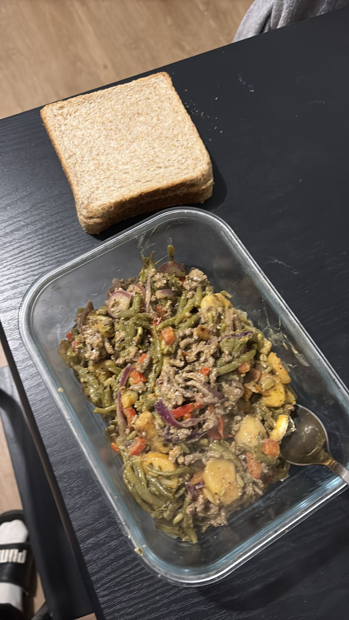 Beef Veggie Mix with Bread