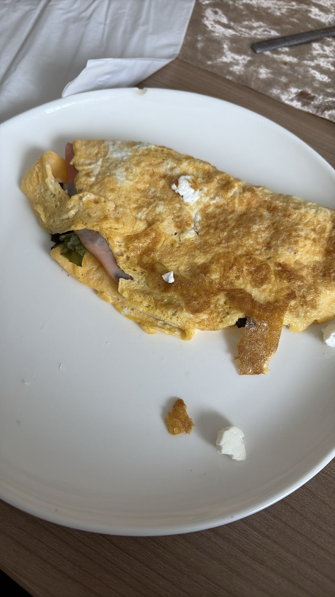 Omlet cu șuncă și brânză