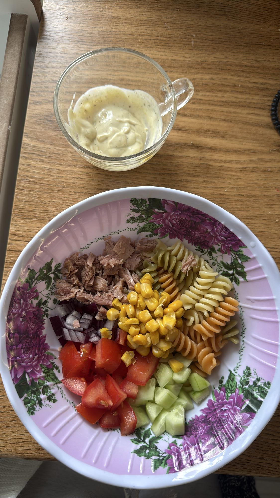 Salată cu ton și paste