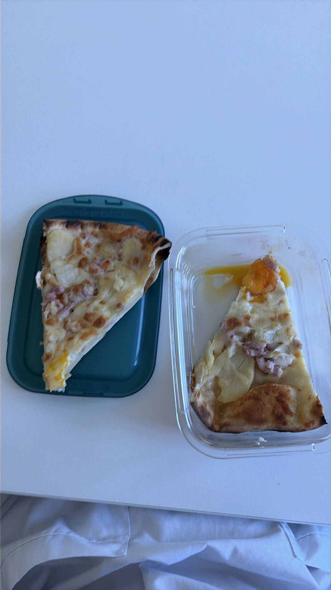 Tranches de pizza savoyarde