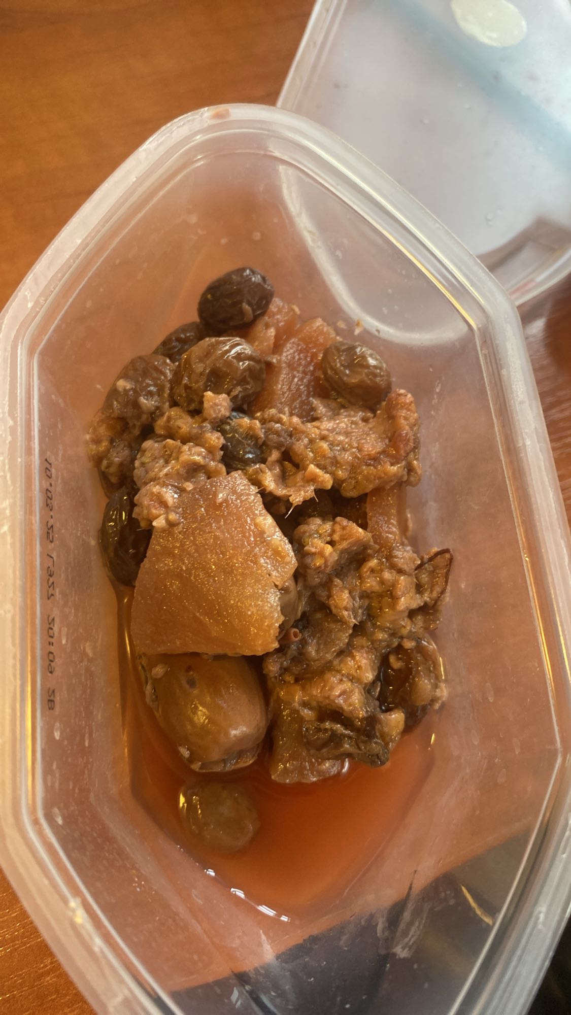 Duszone mięso z rodzynkami