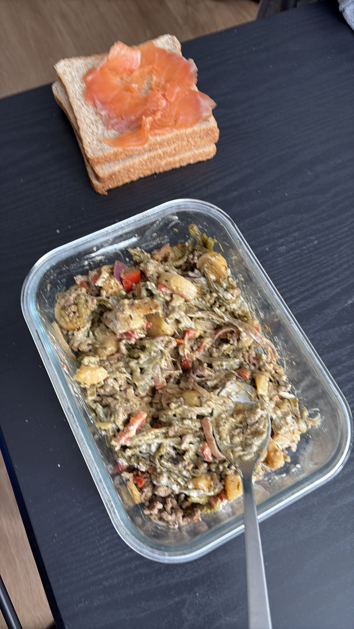 Veggie beef mix & toast