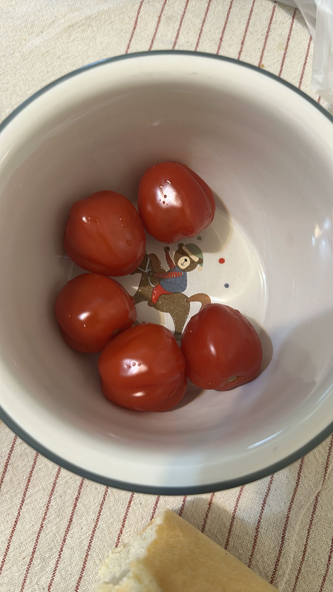 Tomatoes in bowl