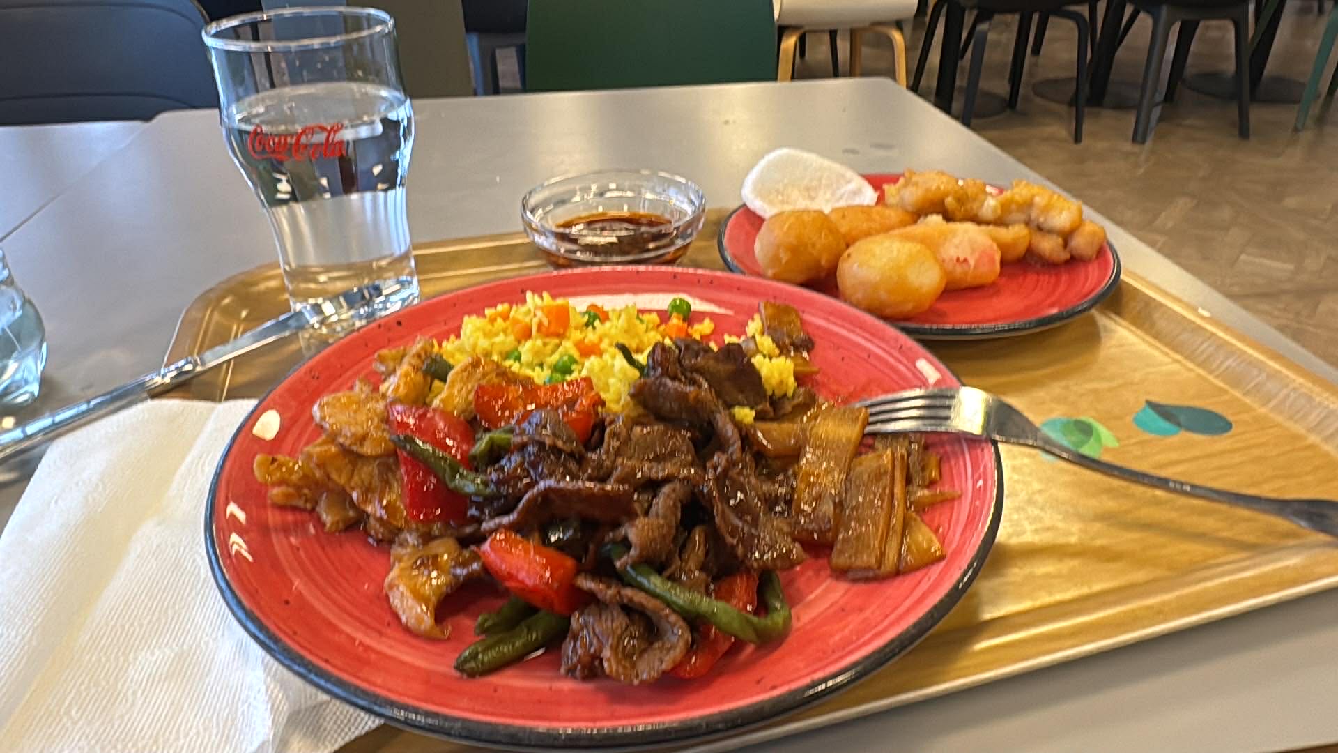 Asiatisk buffé tallrik