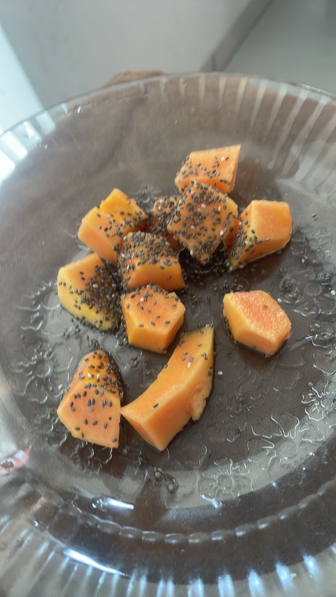 Mamão com sementes de chia