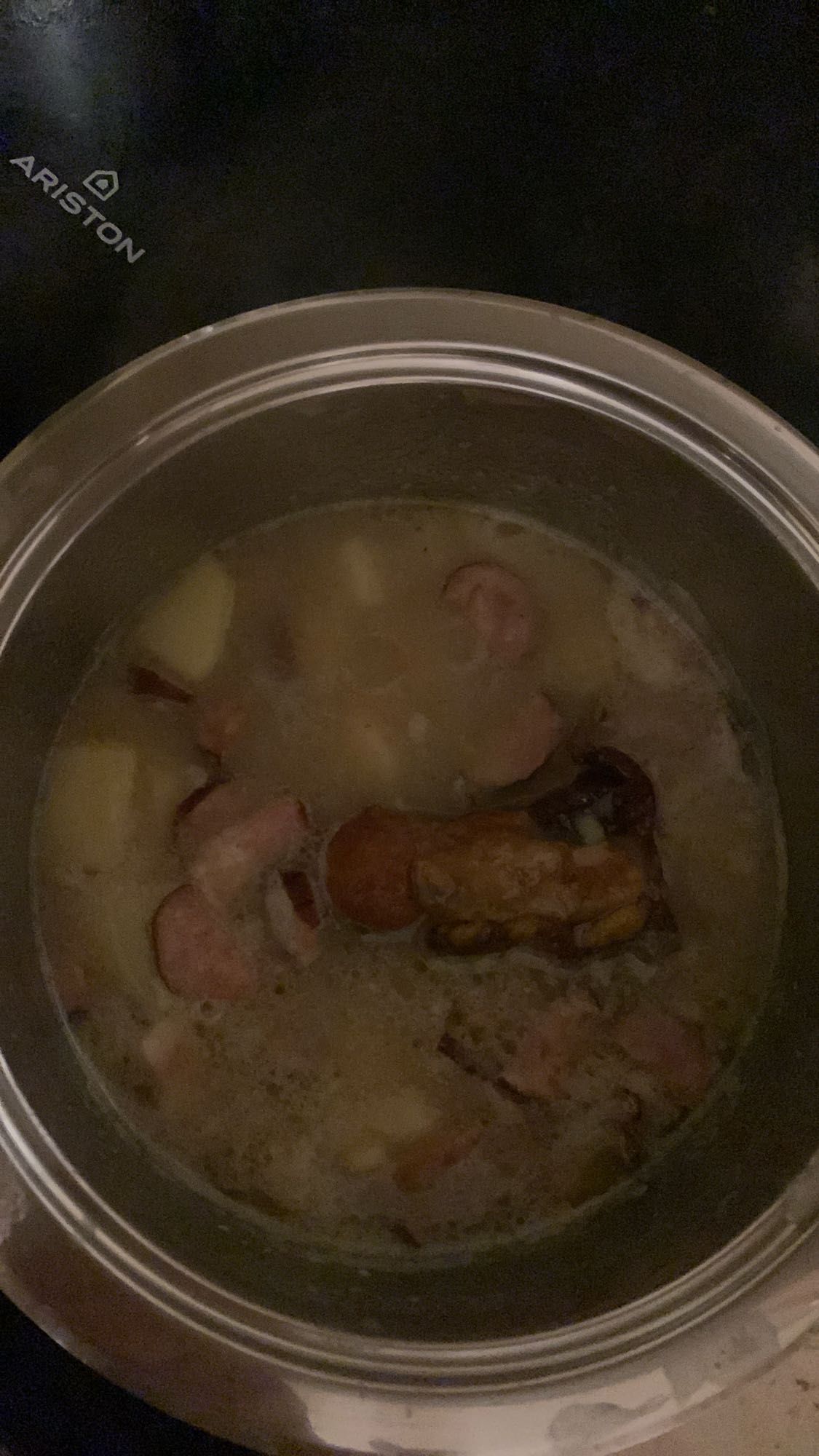 Zupa z kiełbasą i ziemniakami