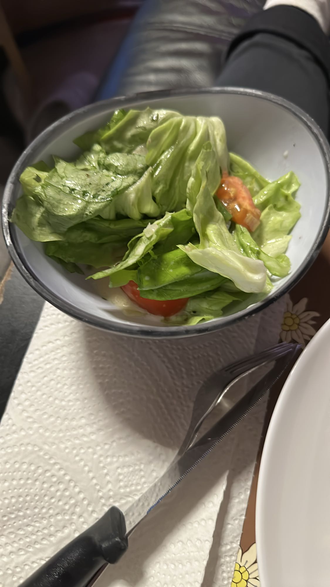 Kleine gemischte Salatschüssel