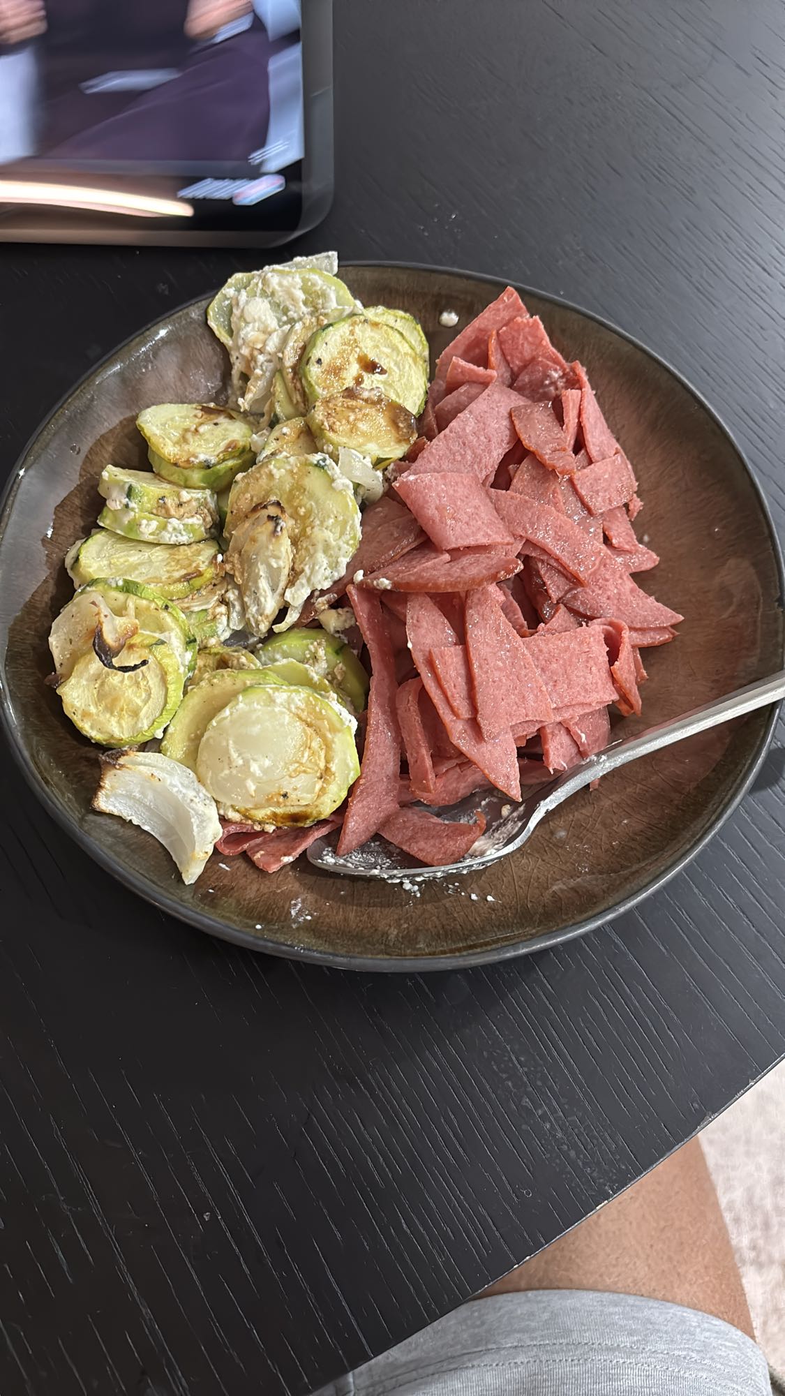 Courgettes et dinde fumée