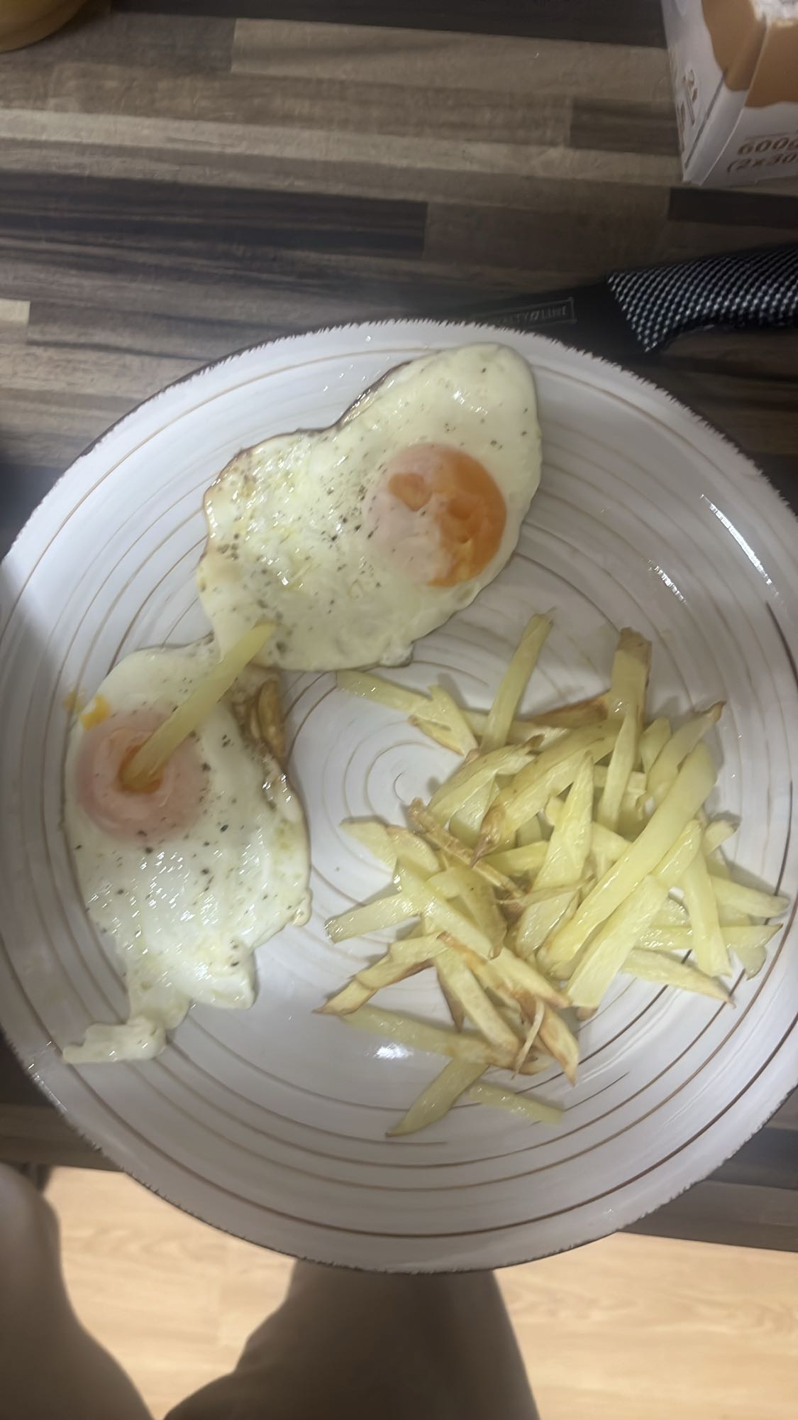 Huevos con papas fritas