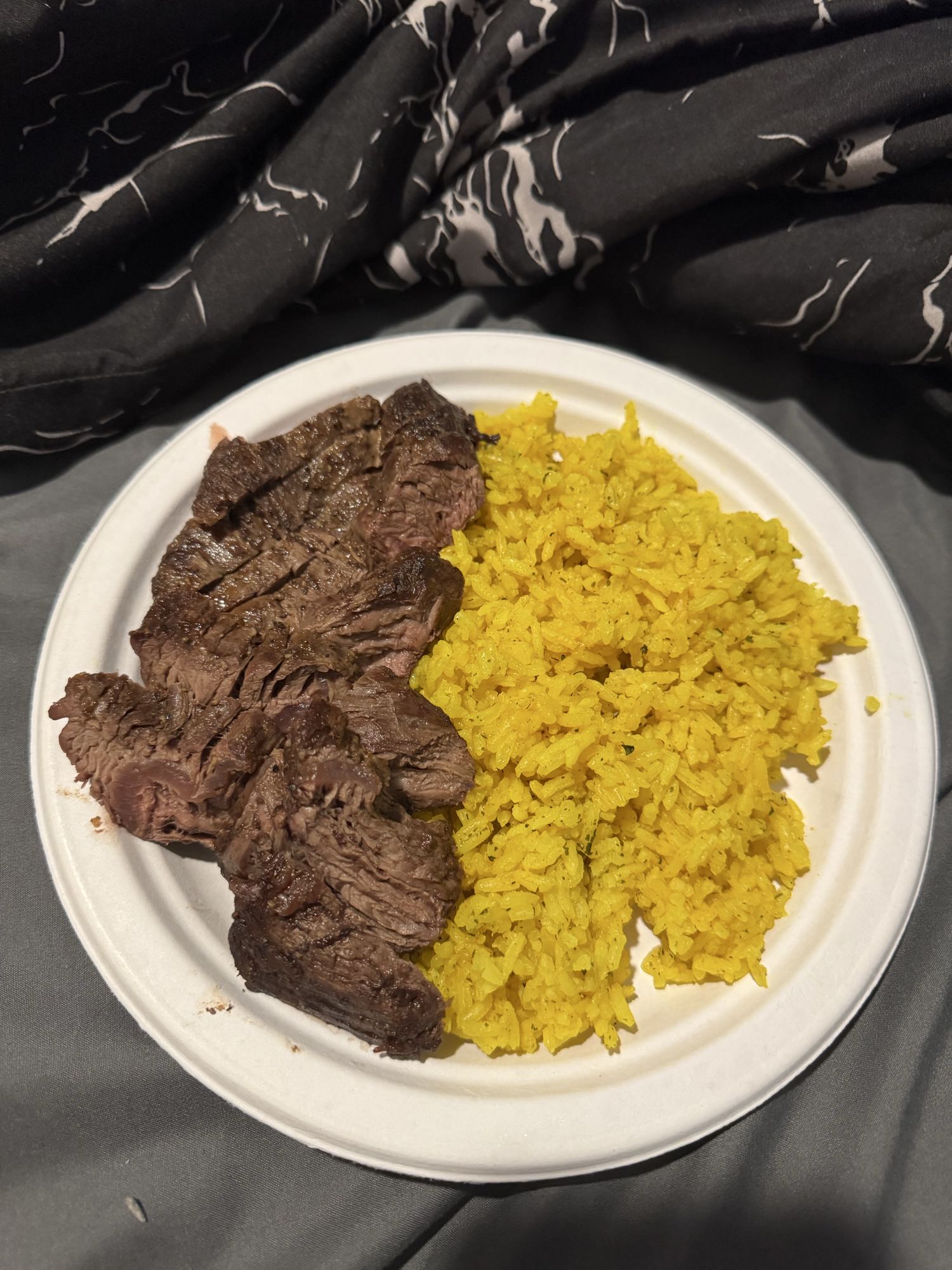 Arroz amarillo con carne