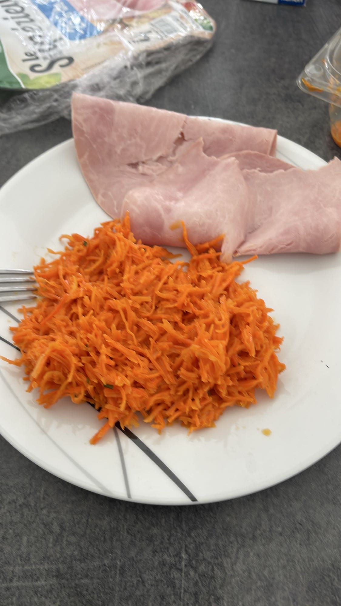 Carottes râpées et jambon