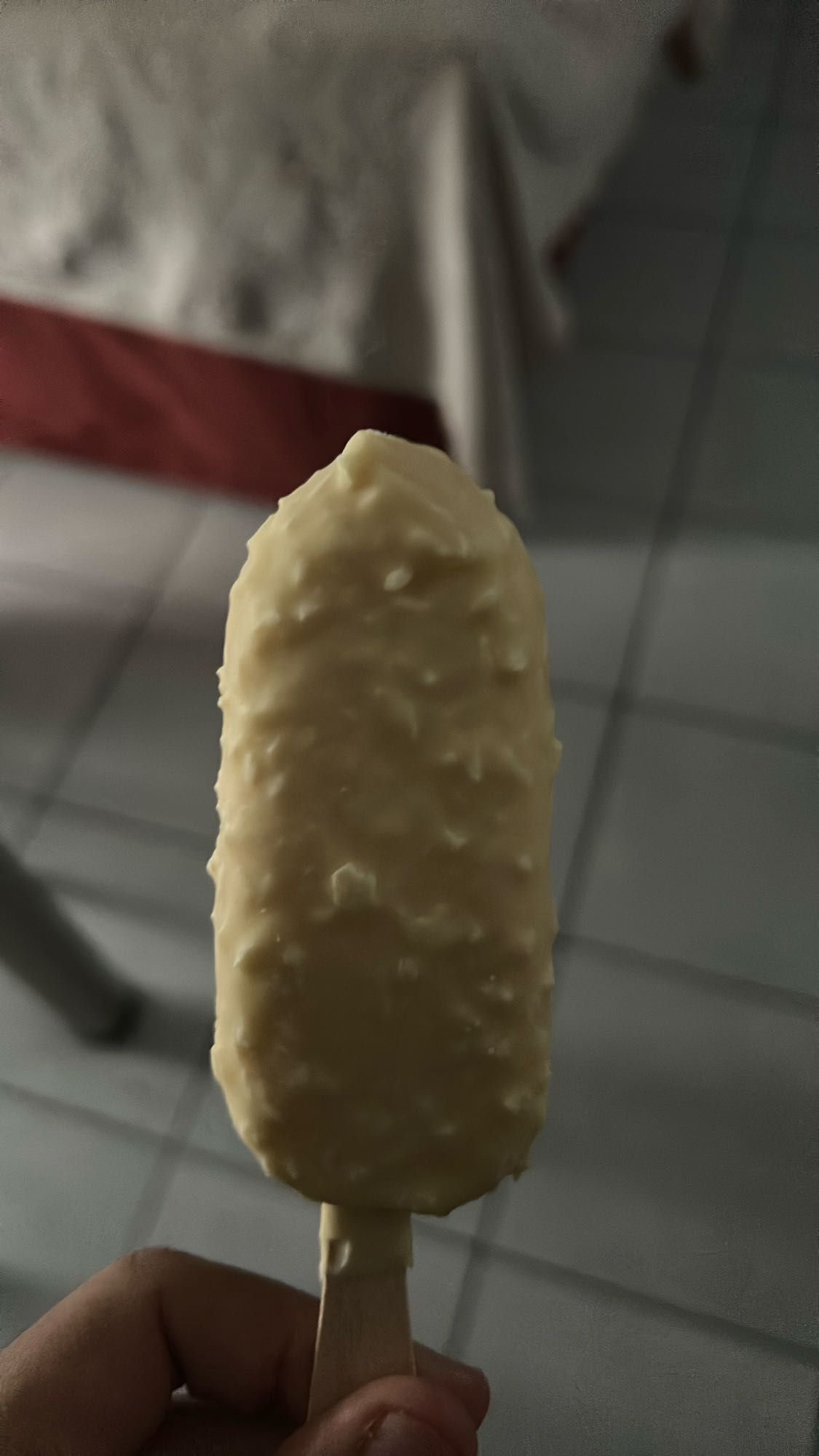 Glace enrobée chocolat blanc