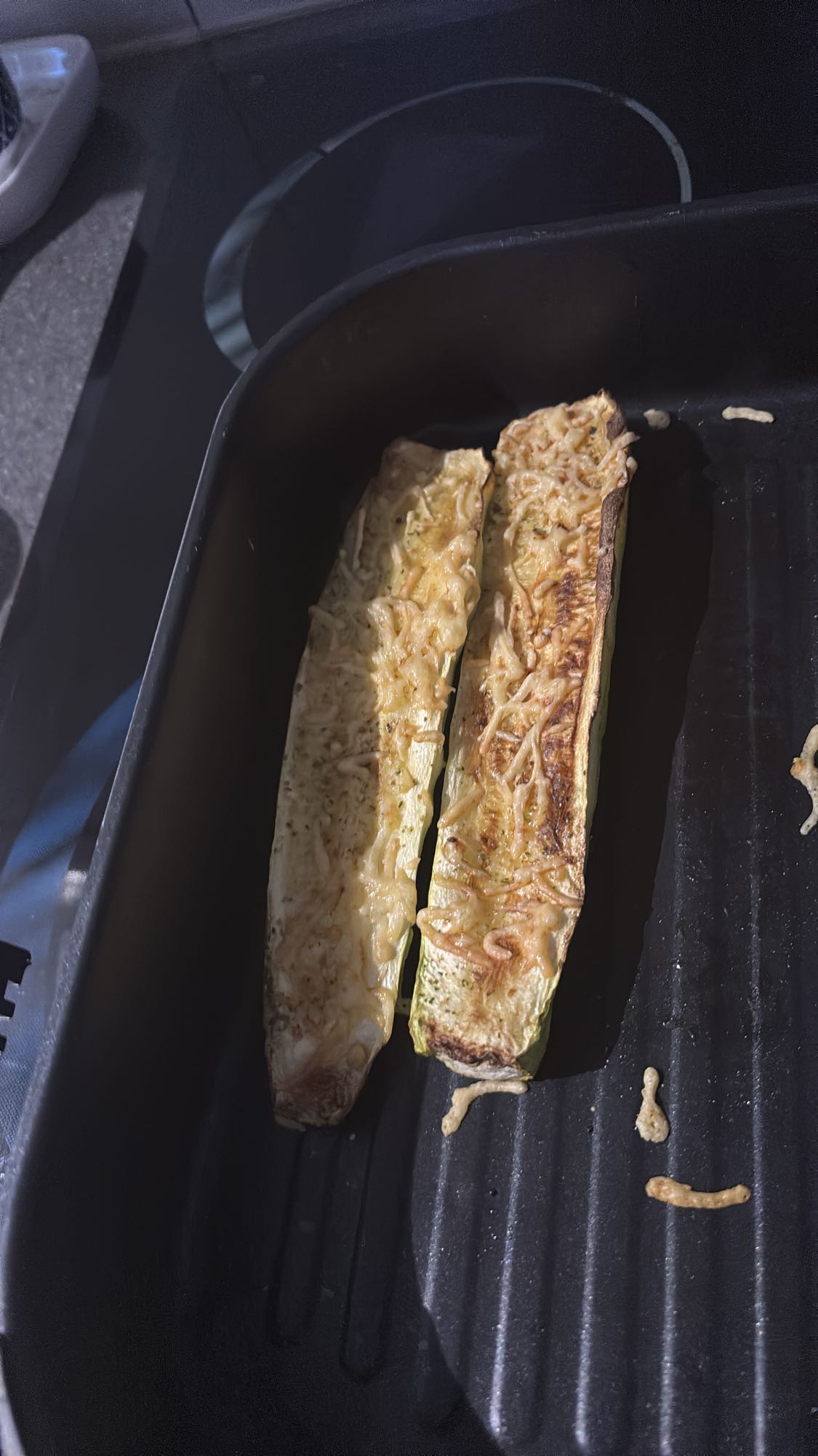 Courgettes grillées au fromage