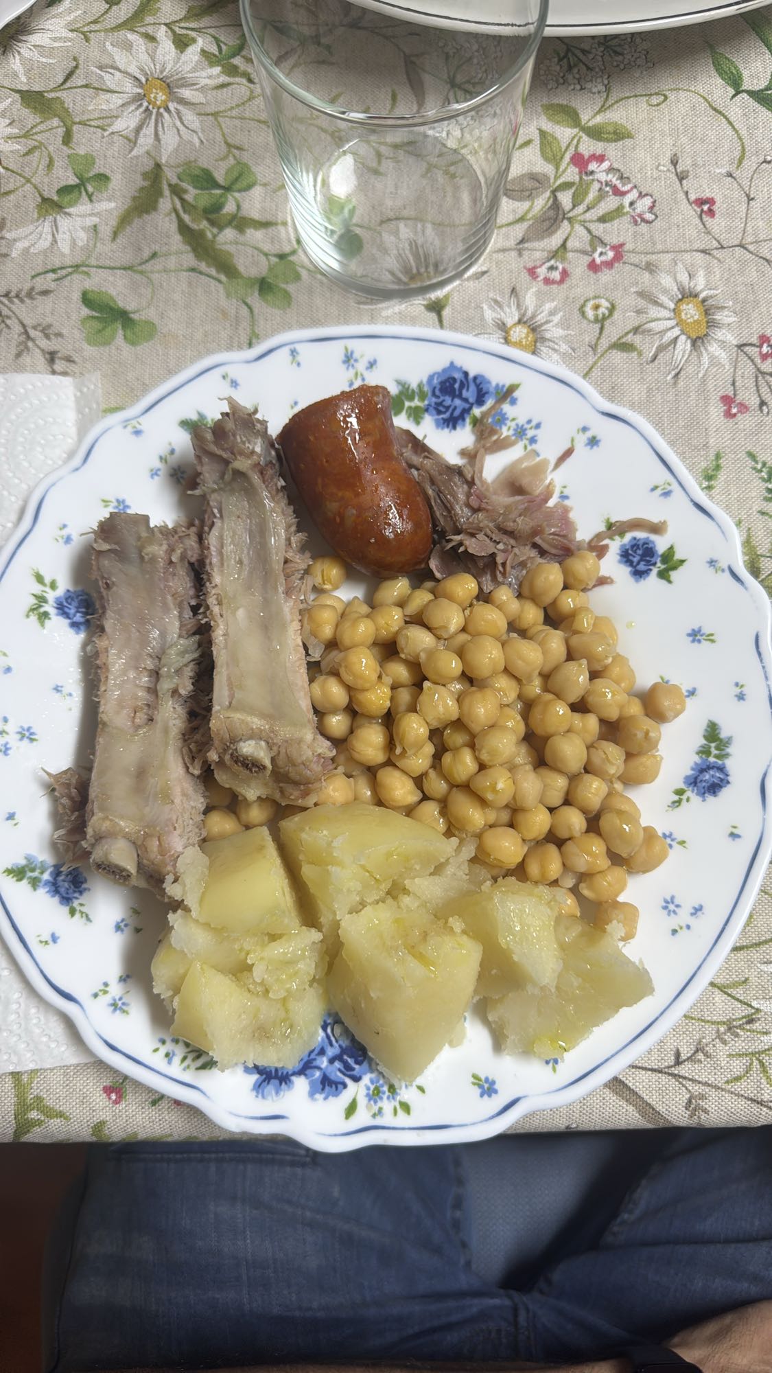 Cocido con garbanzos