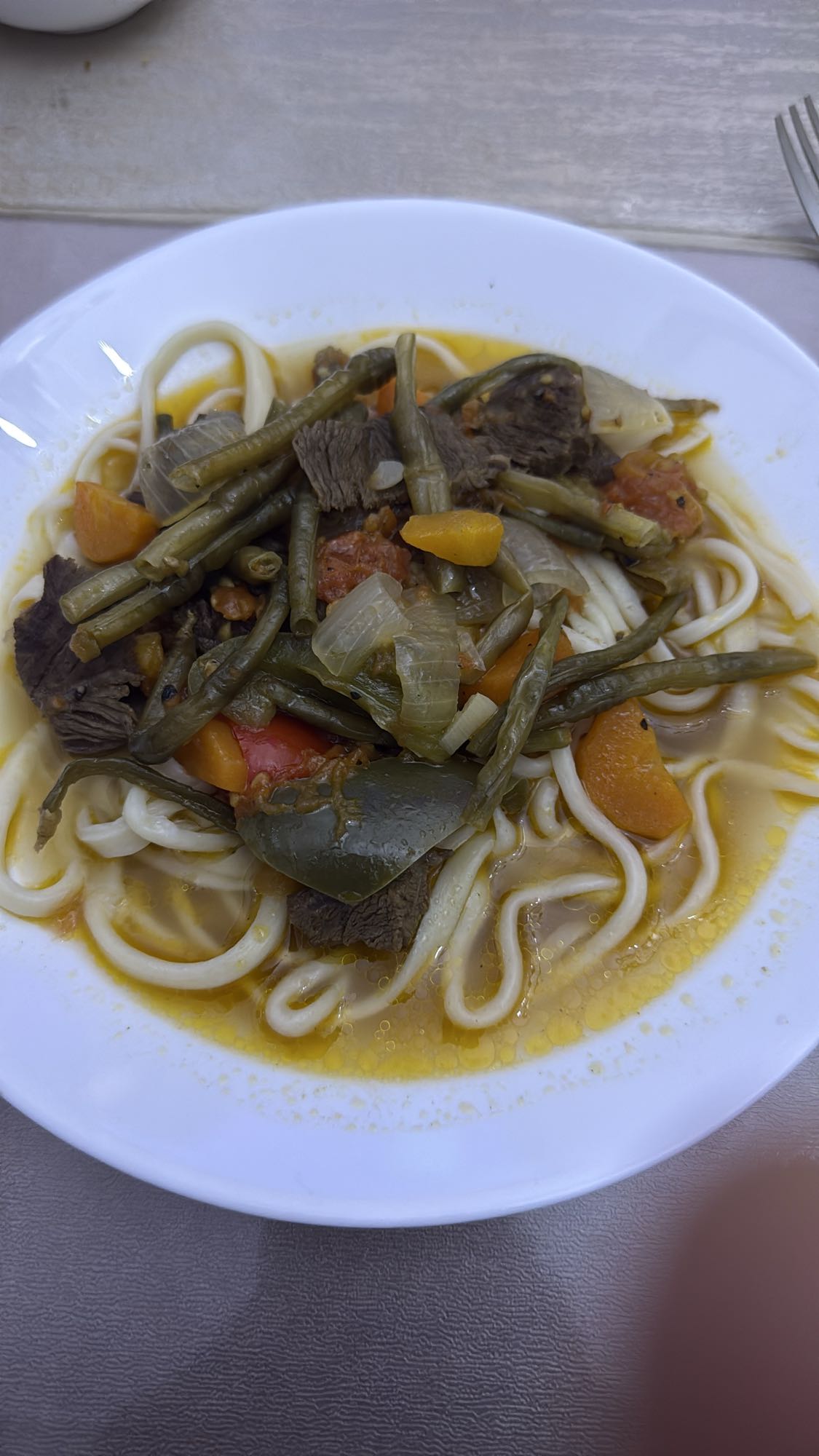 лапша с говядиной и овощами