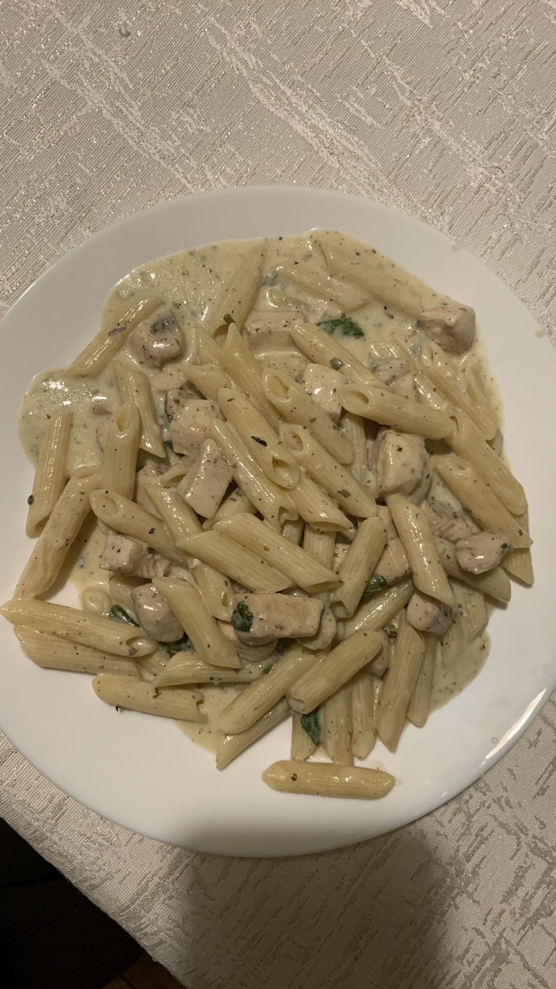 Penne z kurczakiem w sosie śmietanowym