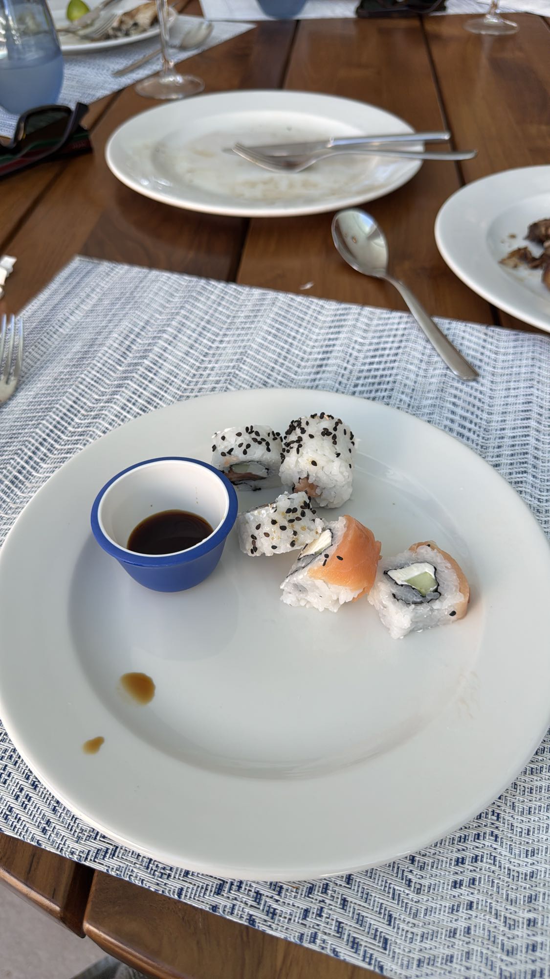 rollos de sushi mixtos