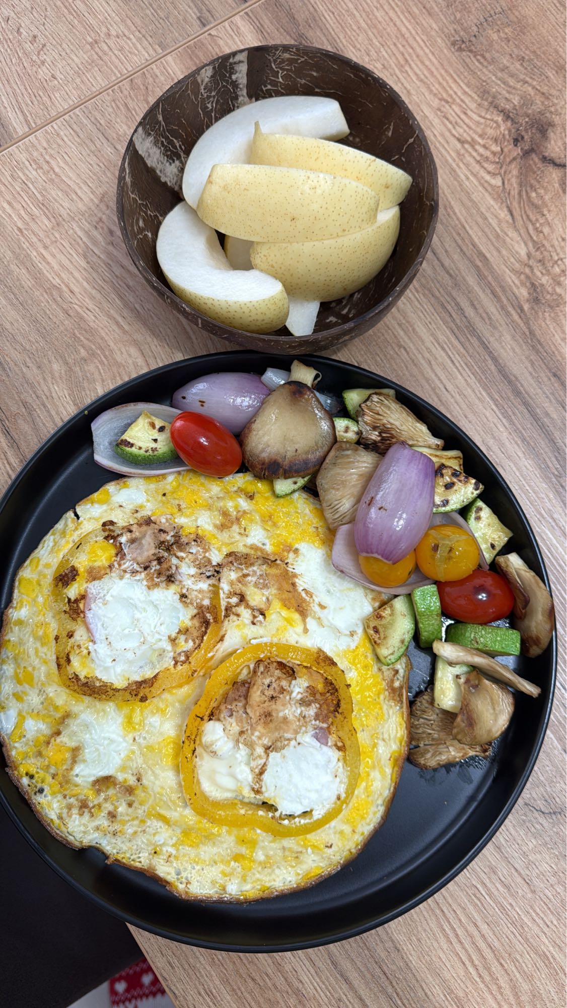 Omlet cu legume și pară