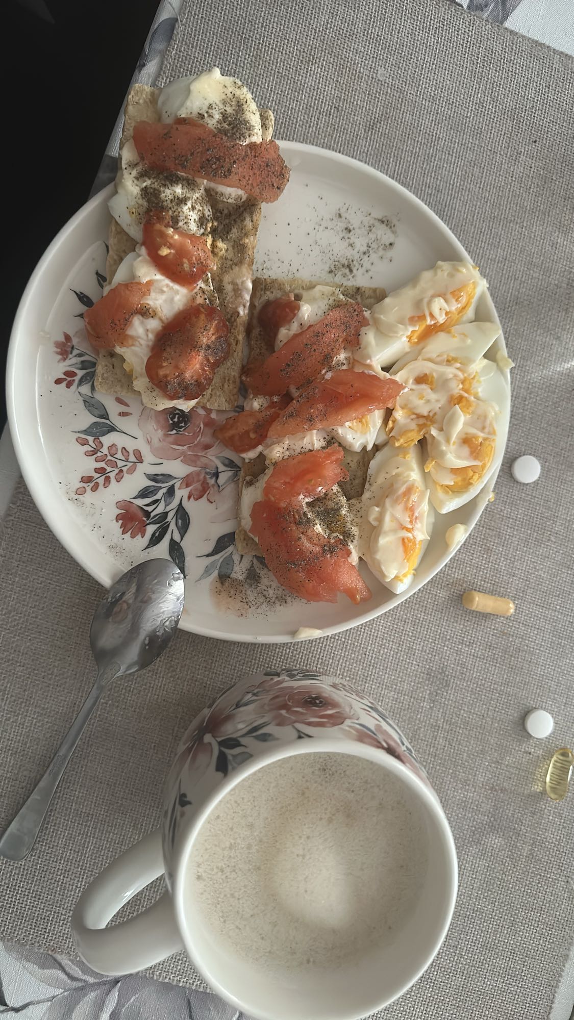 Jajka z chrupkim pieczywem