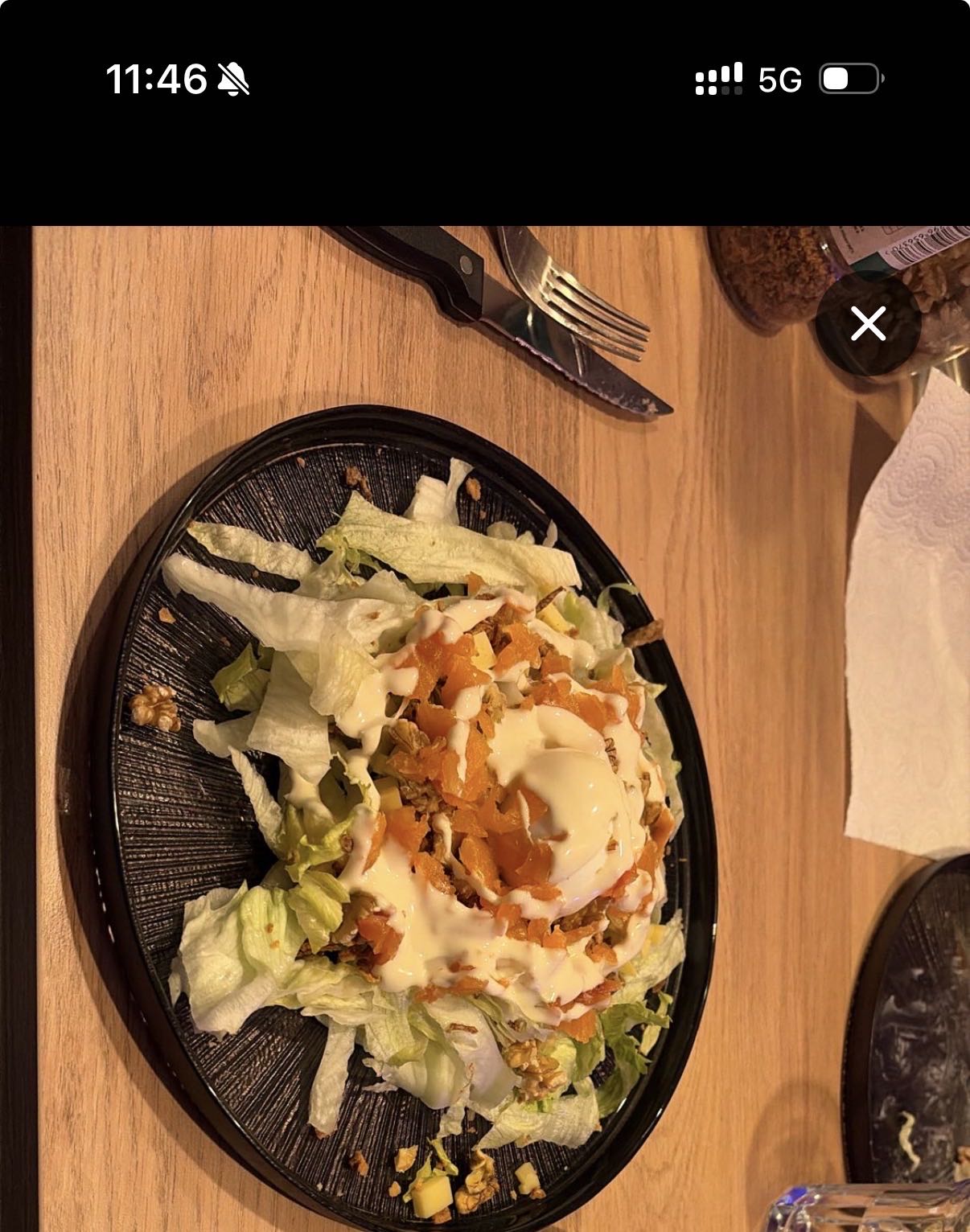 Salade au poulet et sauce
