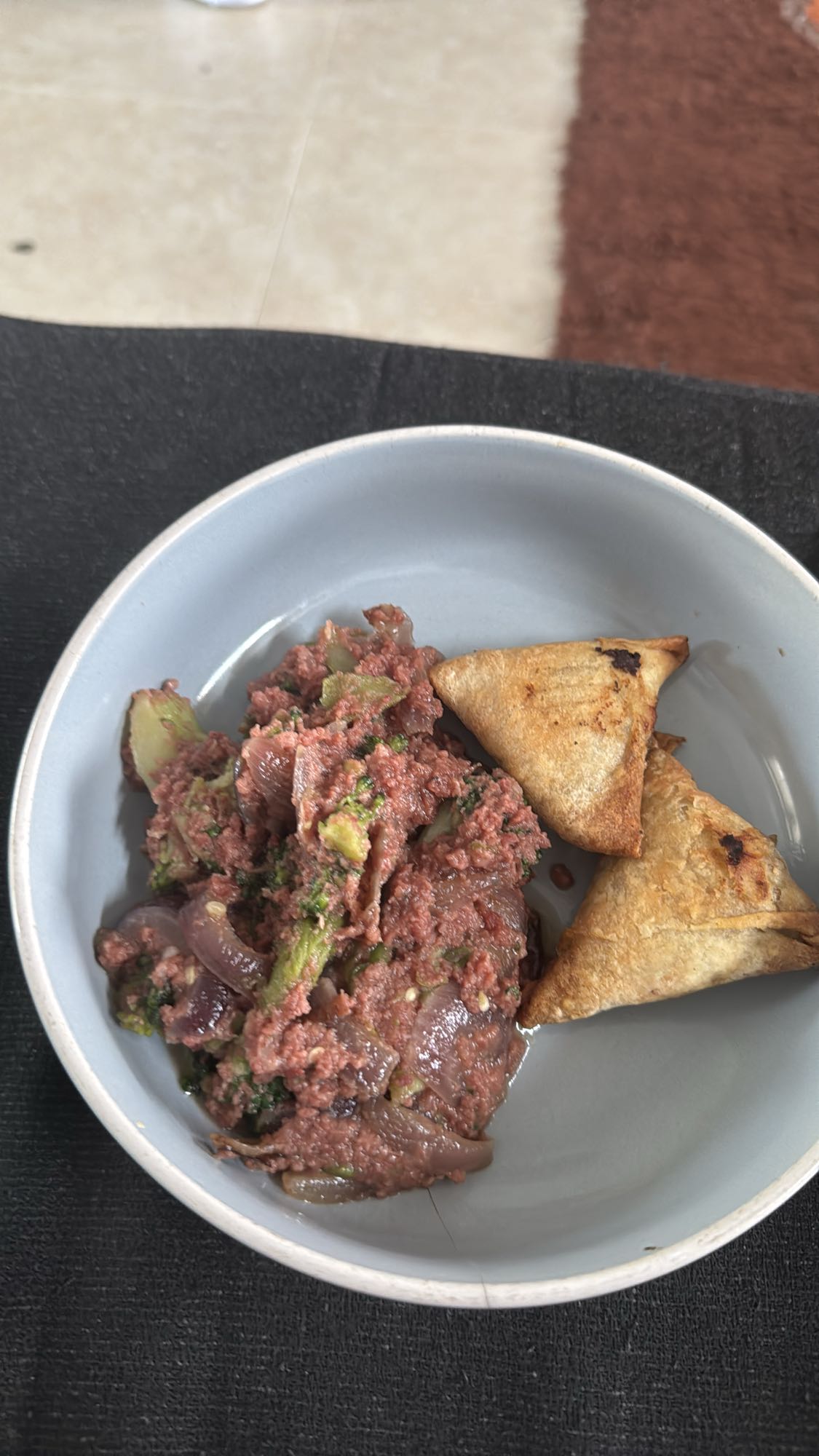 Minced beef & samosas