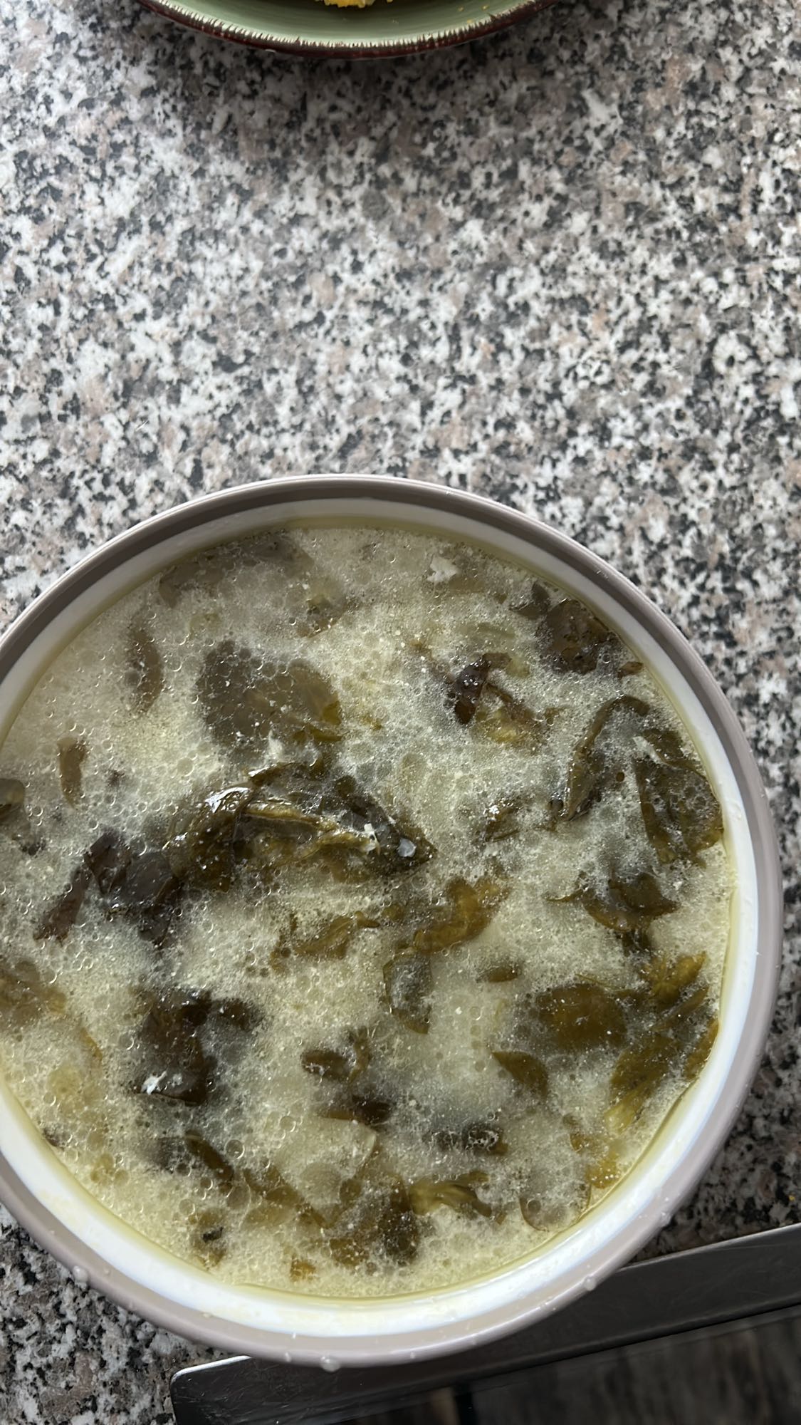 sopa de hojas verdes