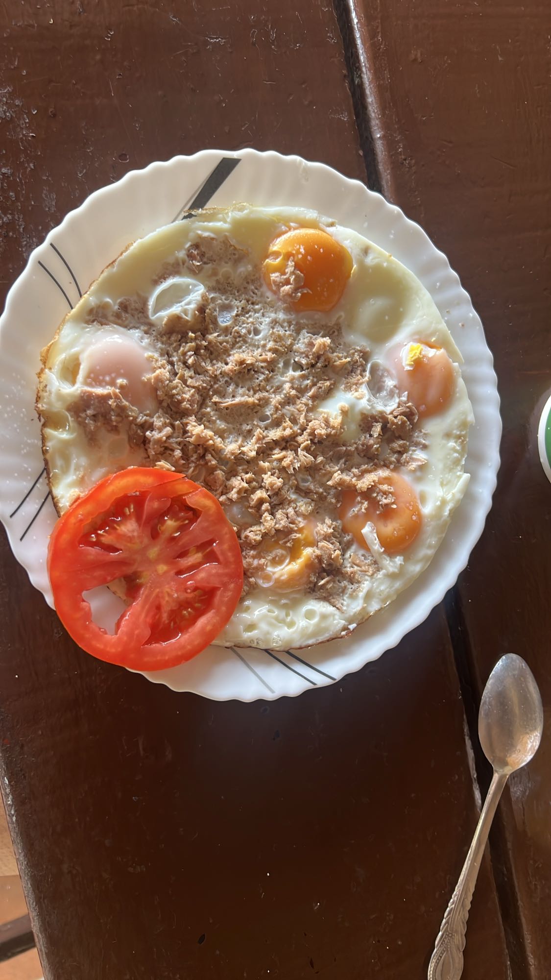 Eggs with tomato & bran