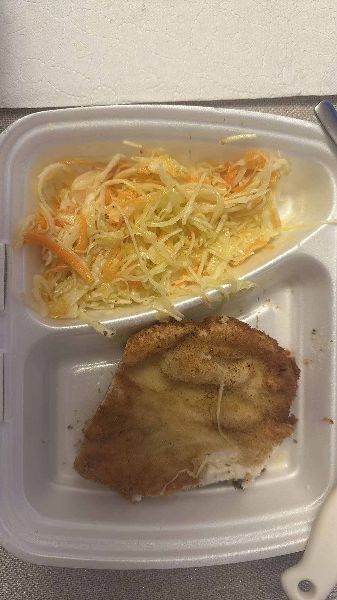 Ryba panierowana z surówką