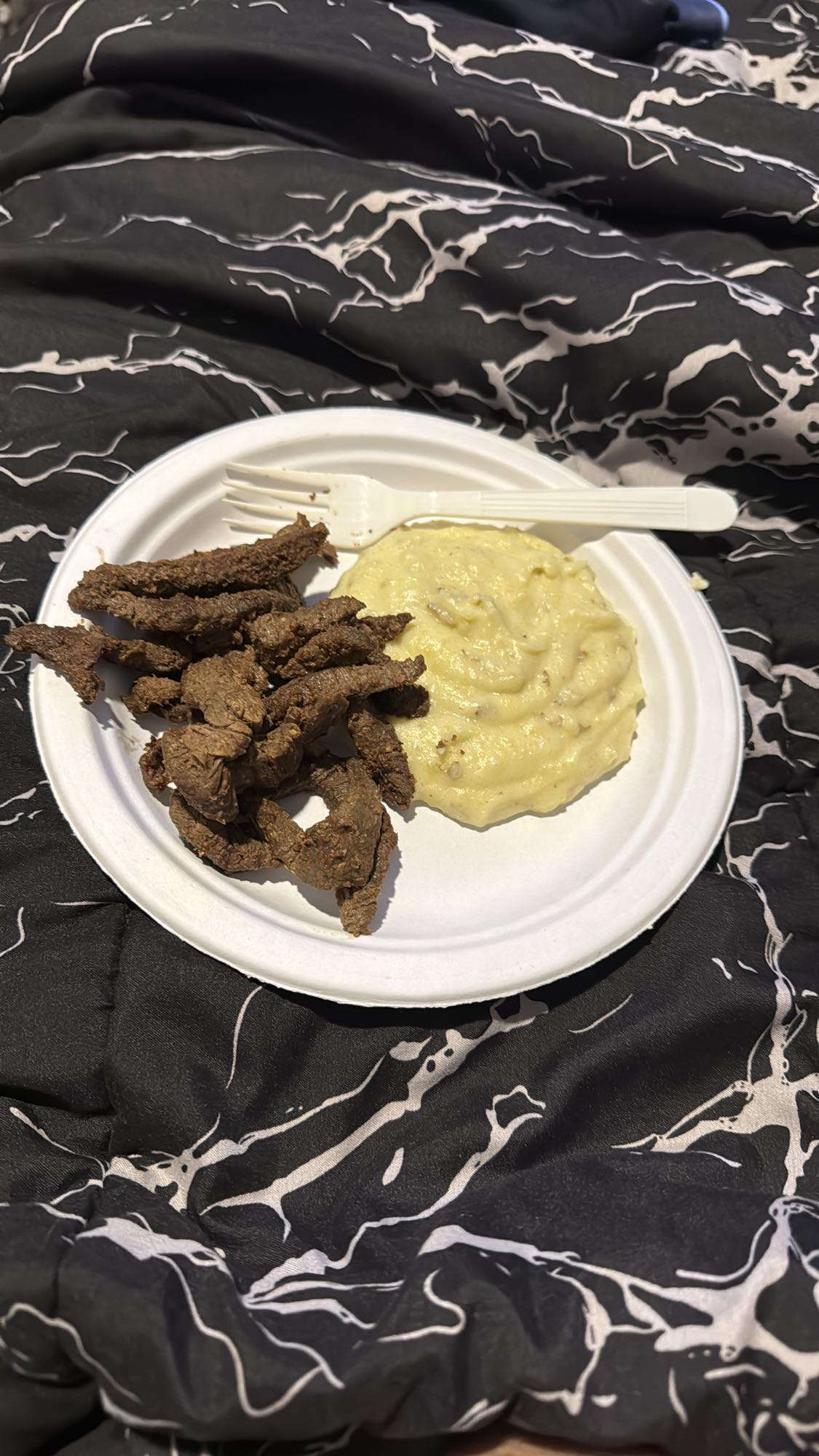 Carne y puré de papas