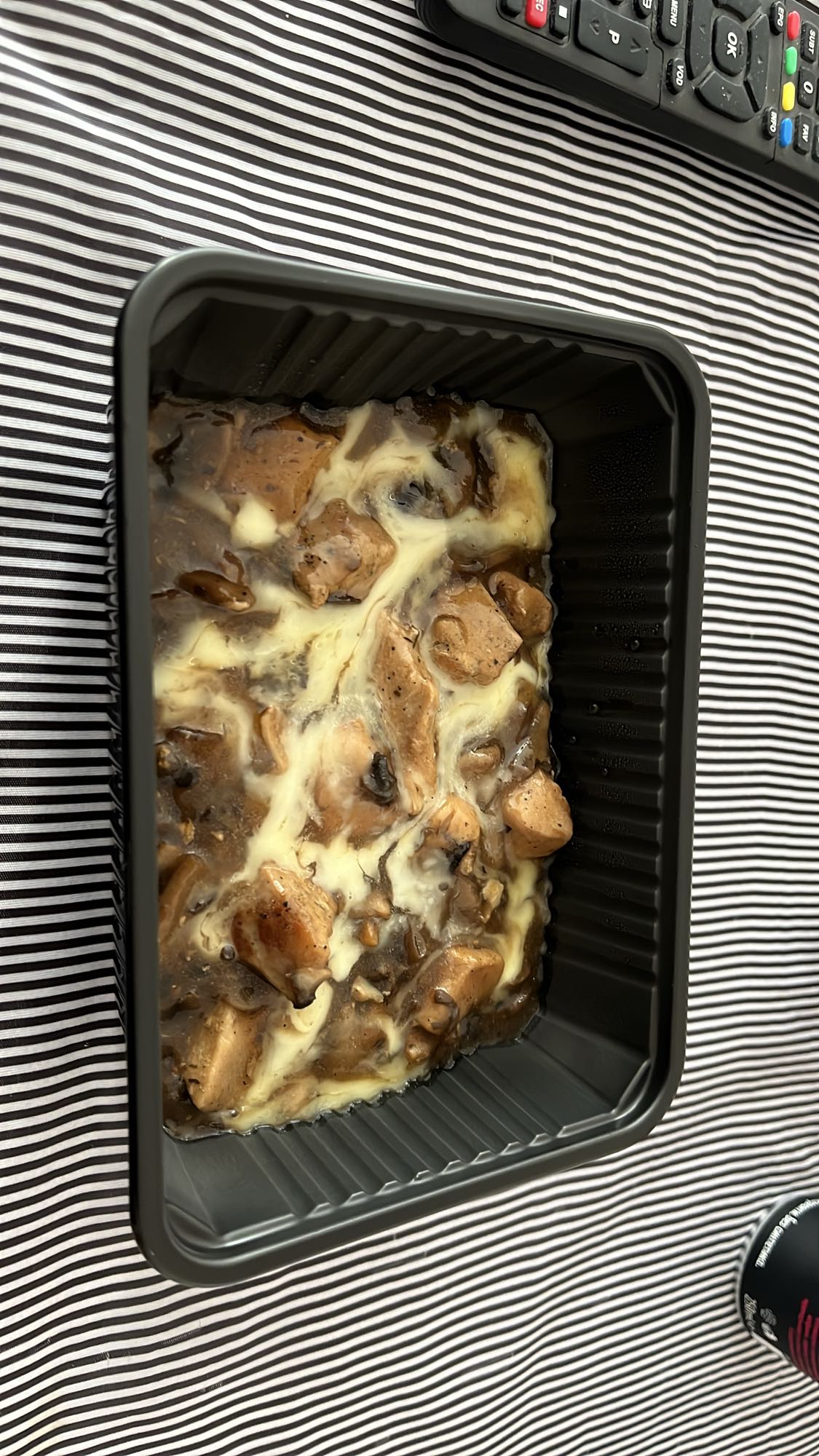 Пиле с гъби и кашкавал