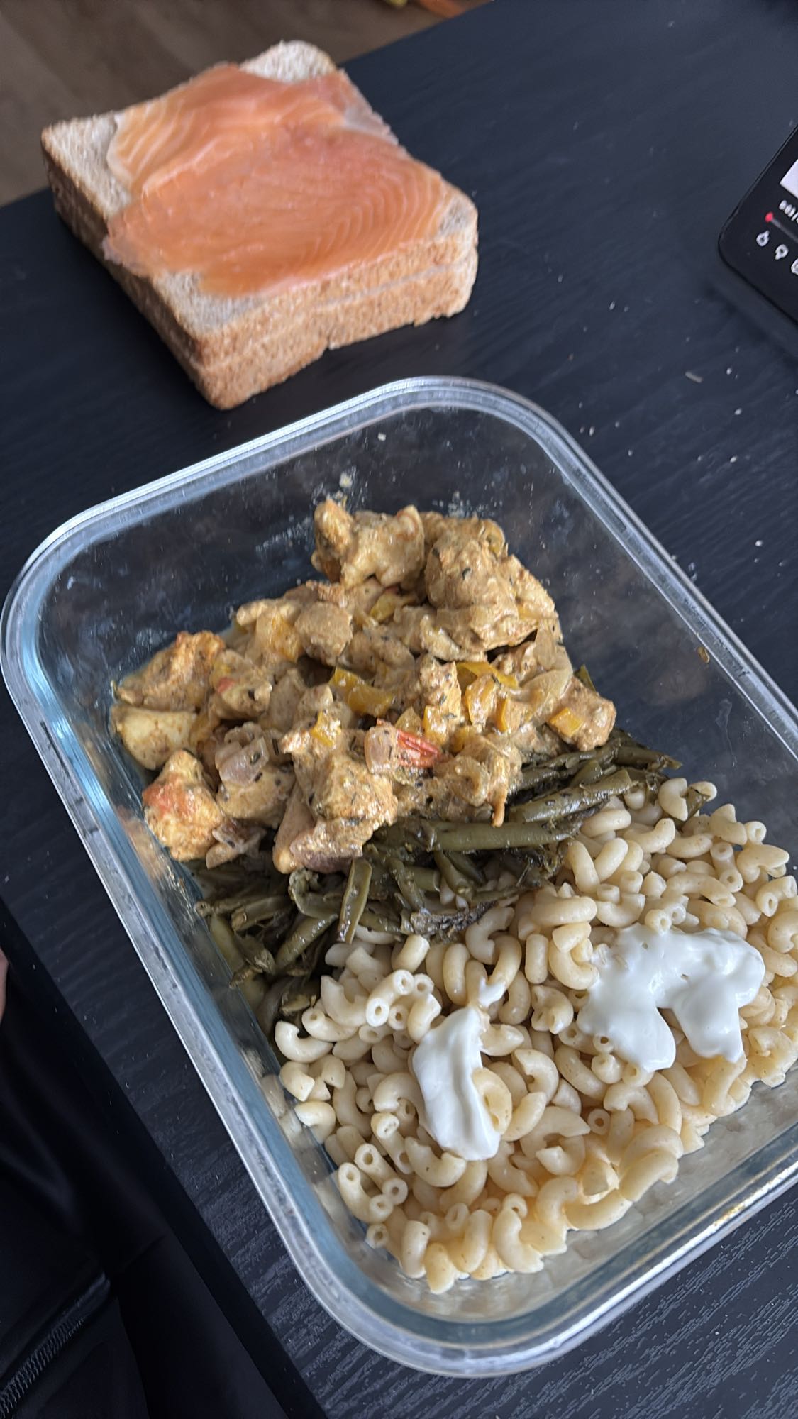 Poulet, pâtes et saumon