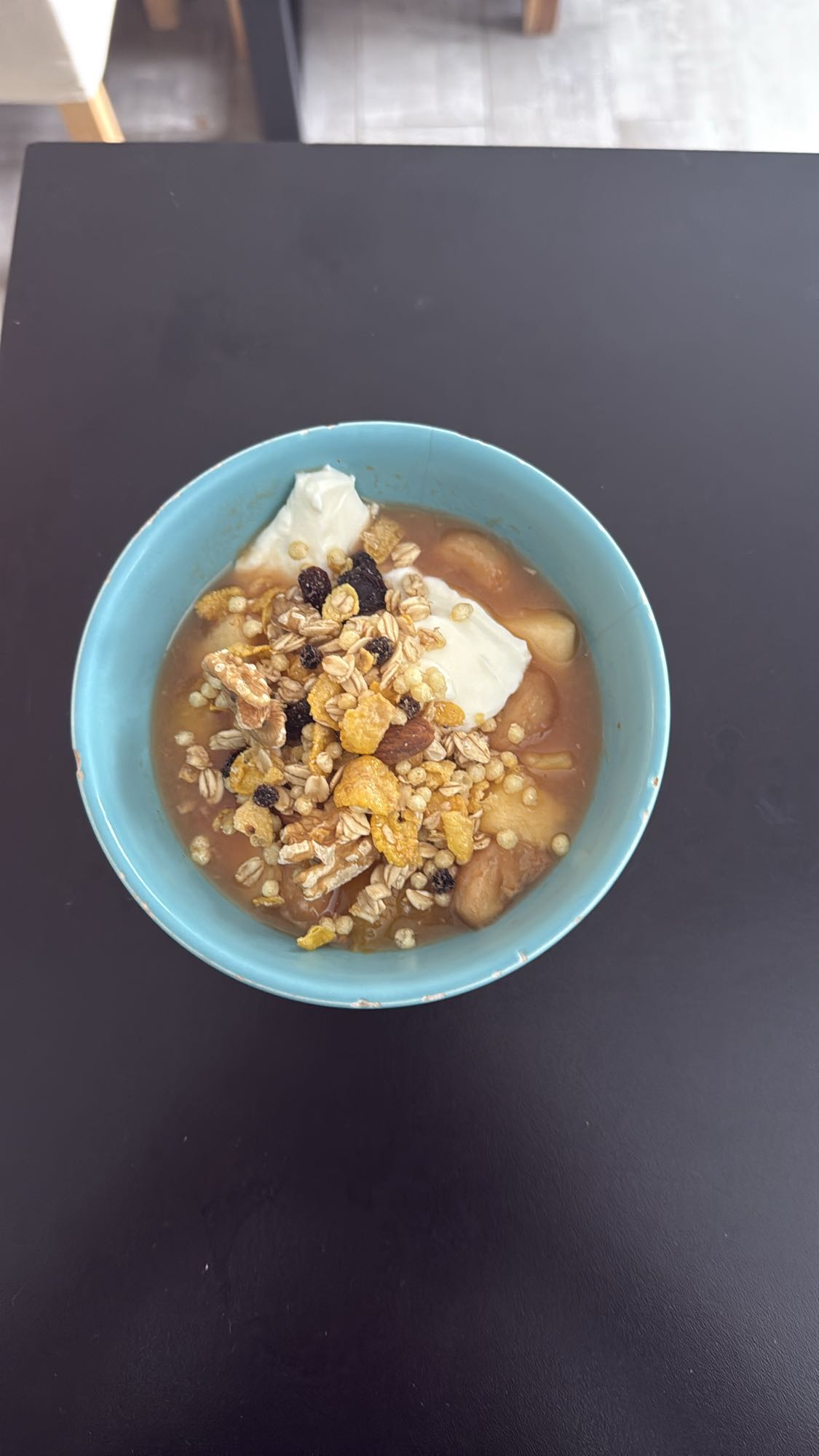 Yogur con frutas y granola