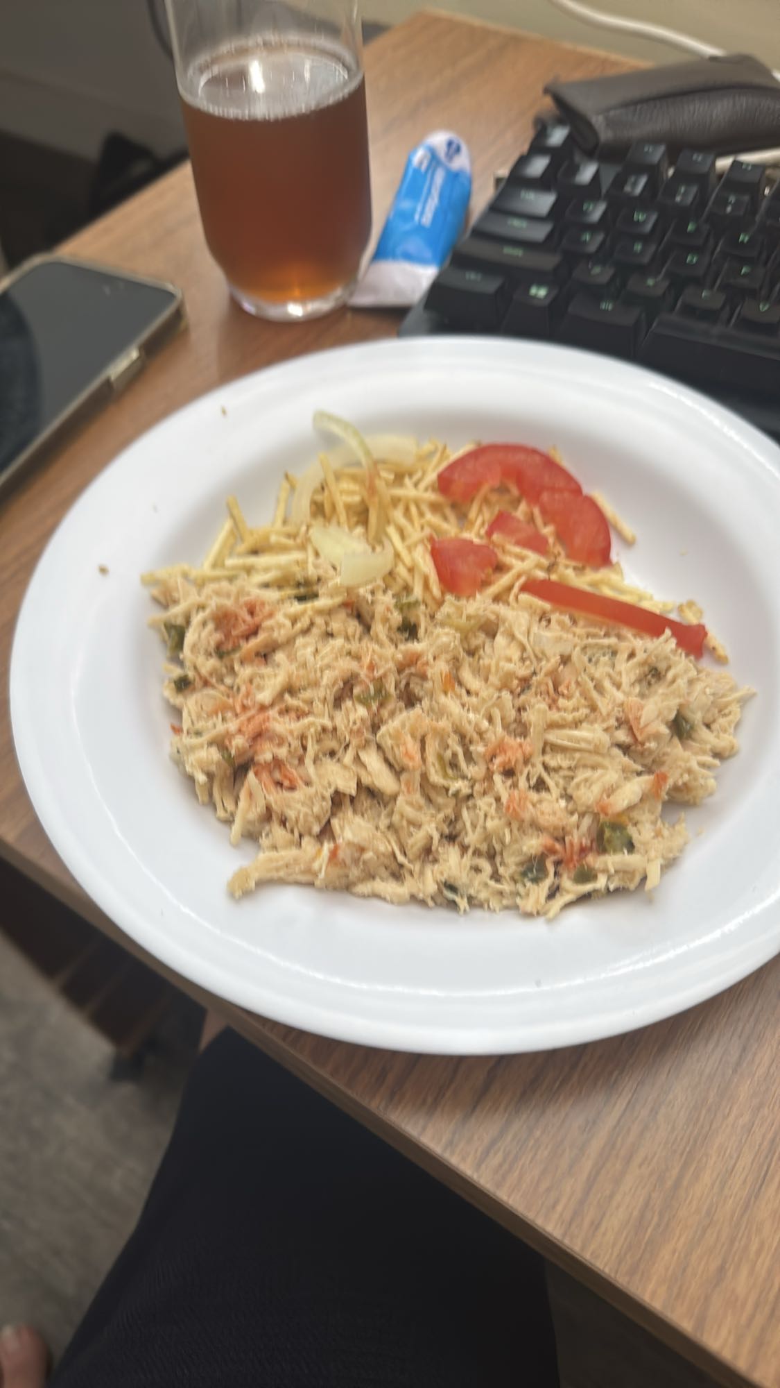 Frango com batata e salada
