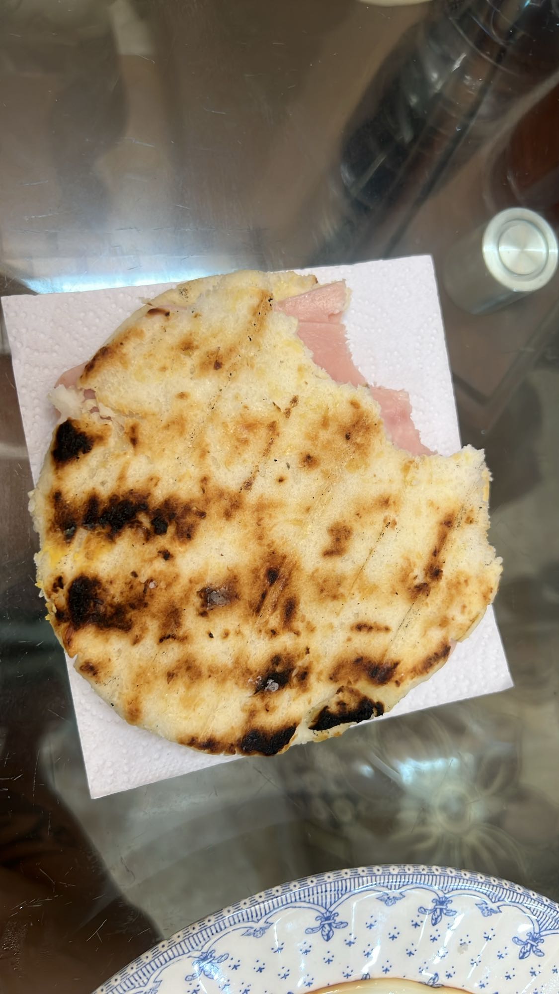 Arepa con jamón