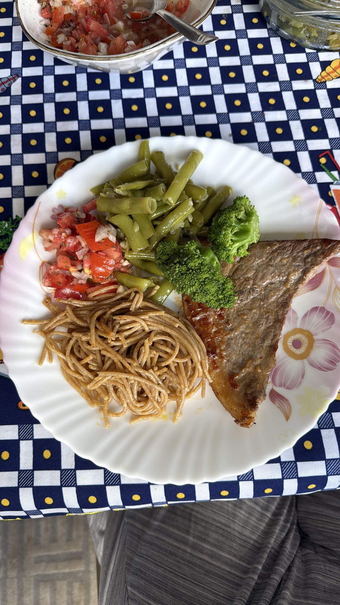 Prato com carne e legumes