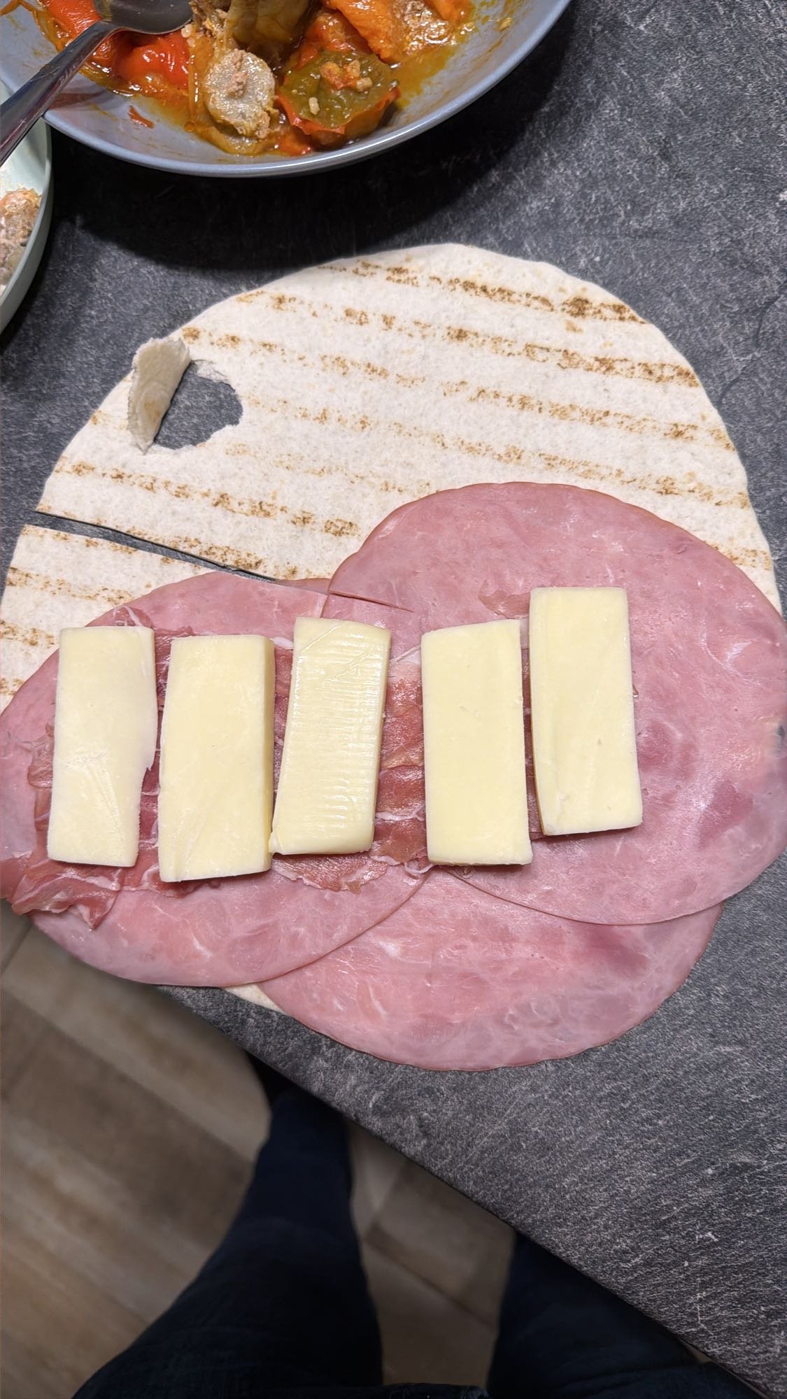 Wrap cu șuncă și cașcaval