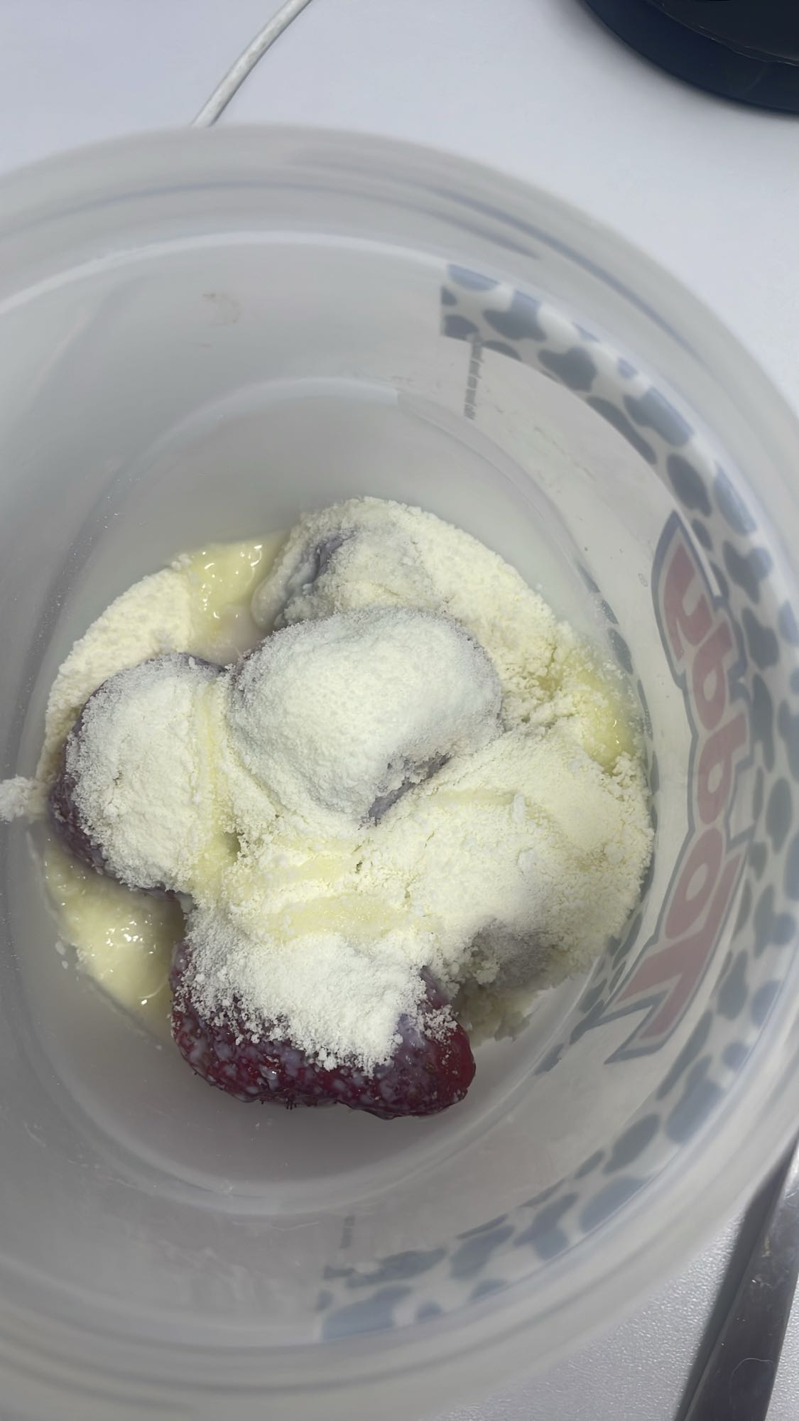 Morango com leite em pó