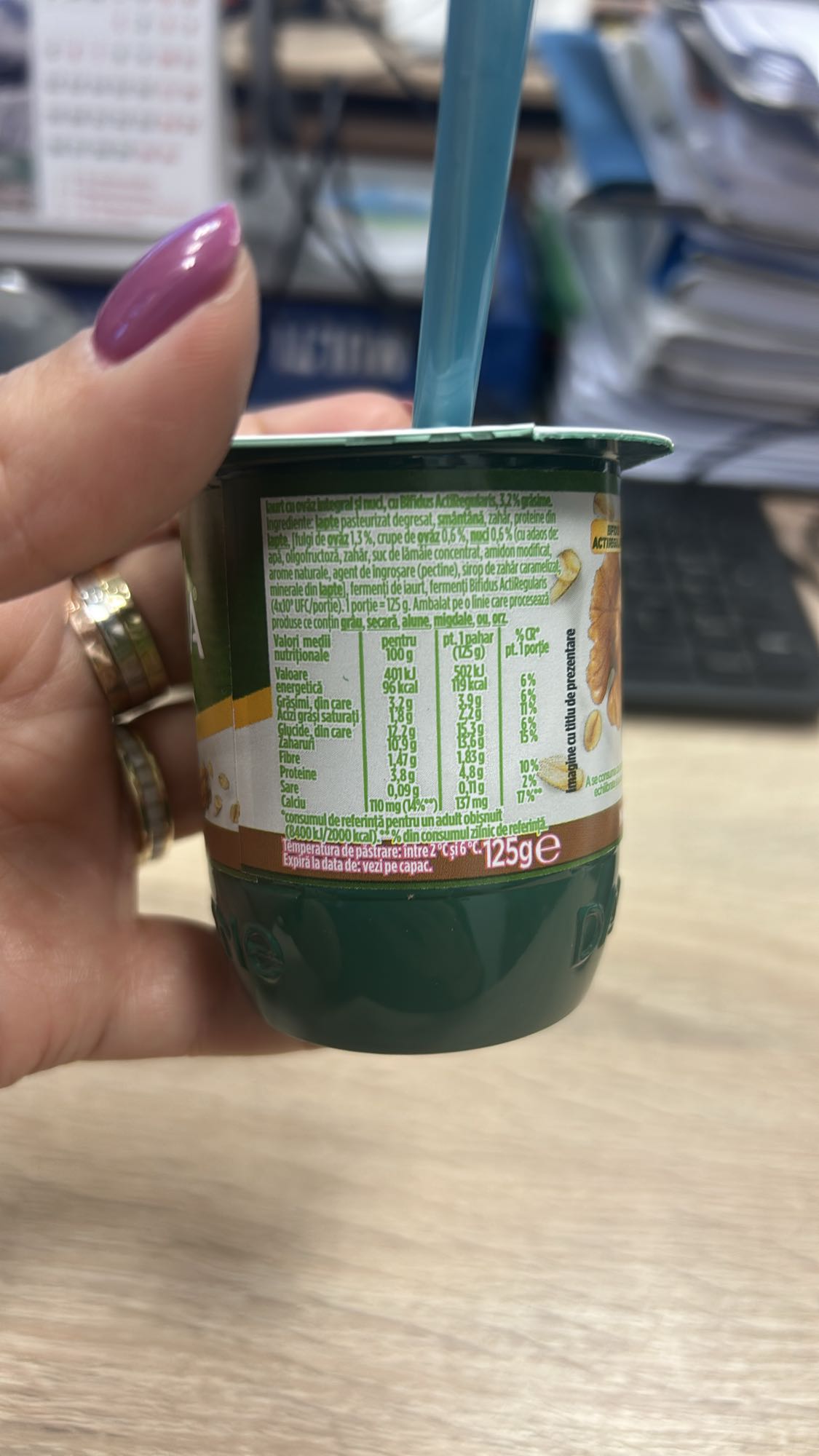 Iaurt cu cereale si miere