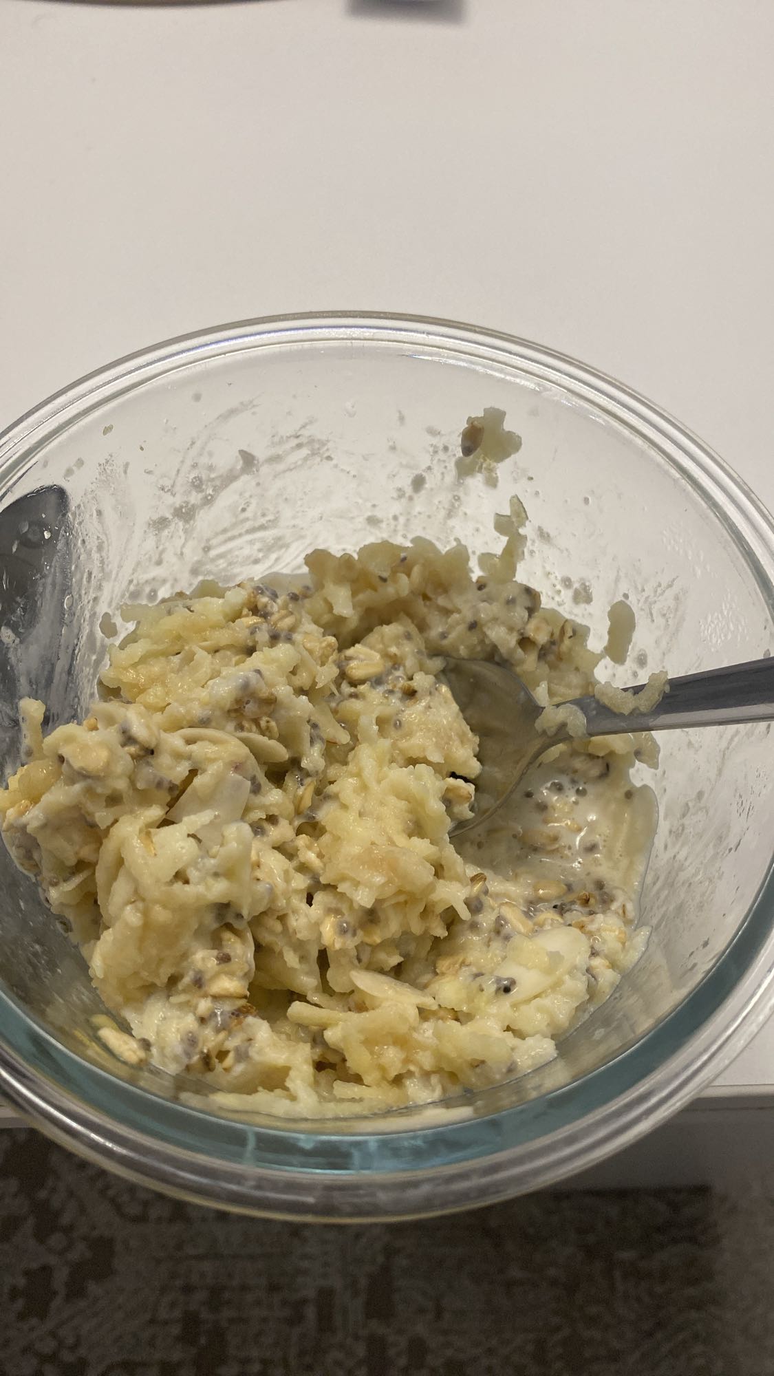 Owsianka z jabłkiem i nasionami