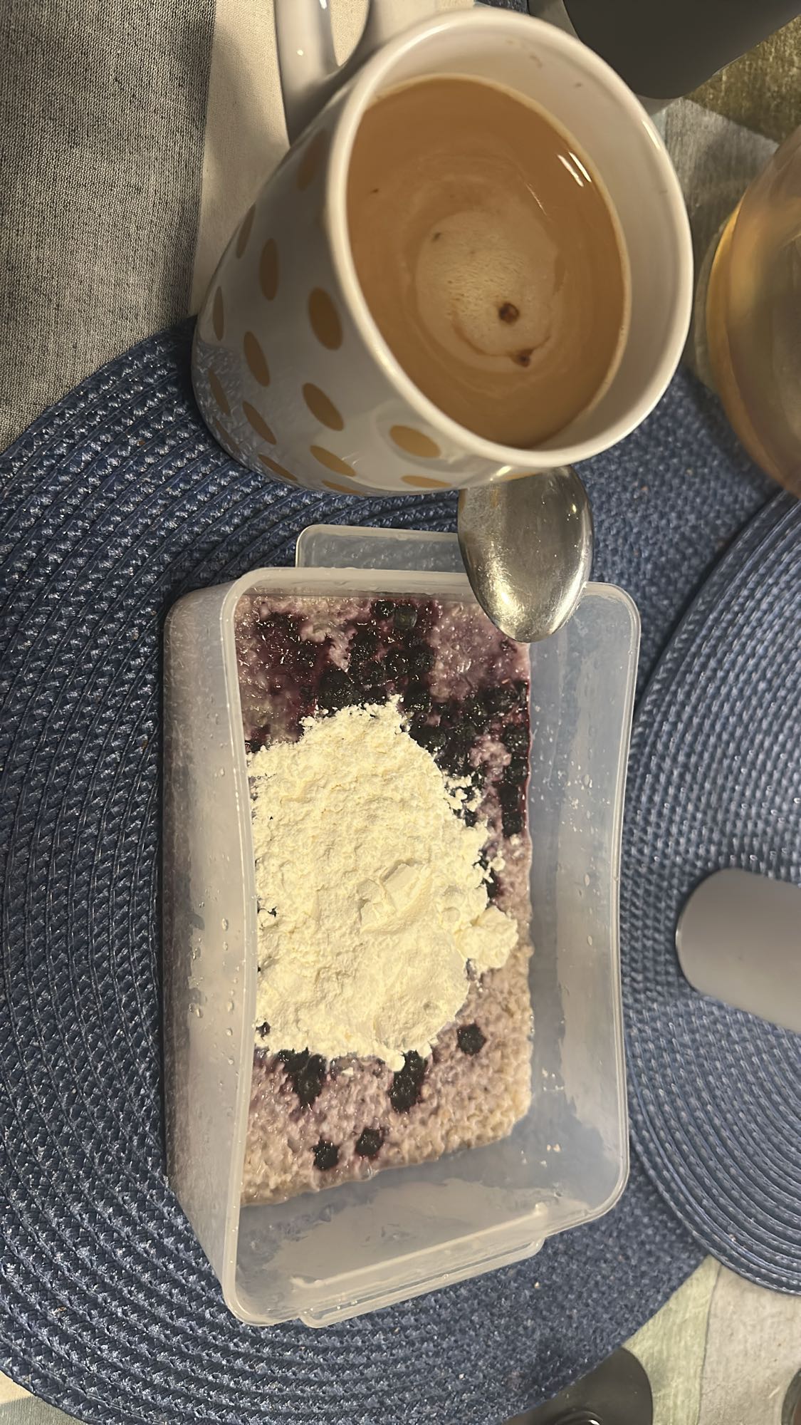 Havregryn med bär & kaffe