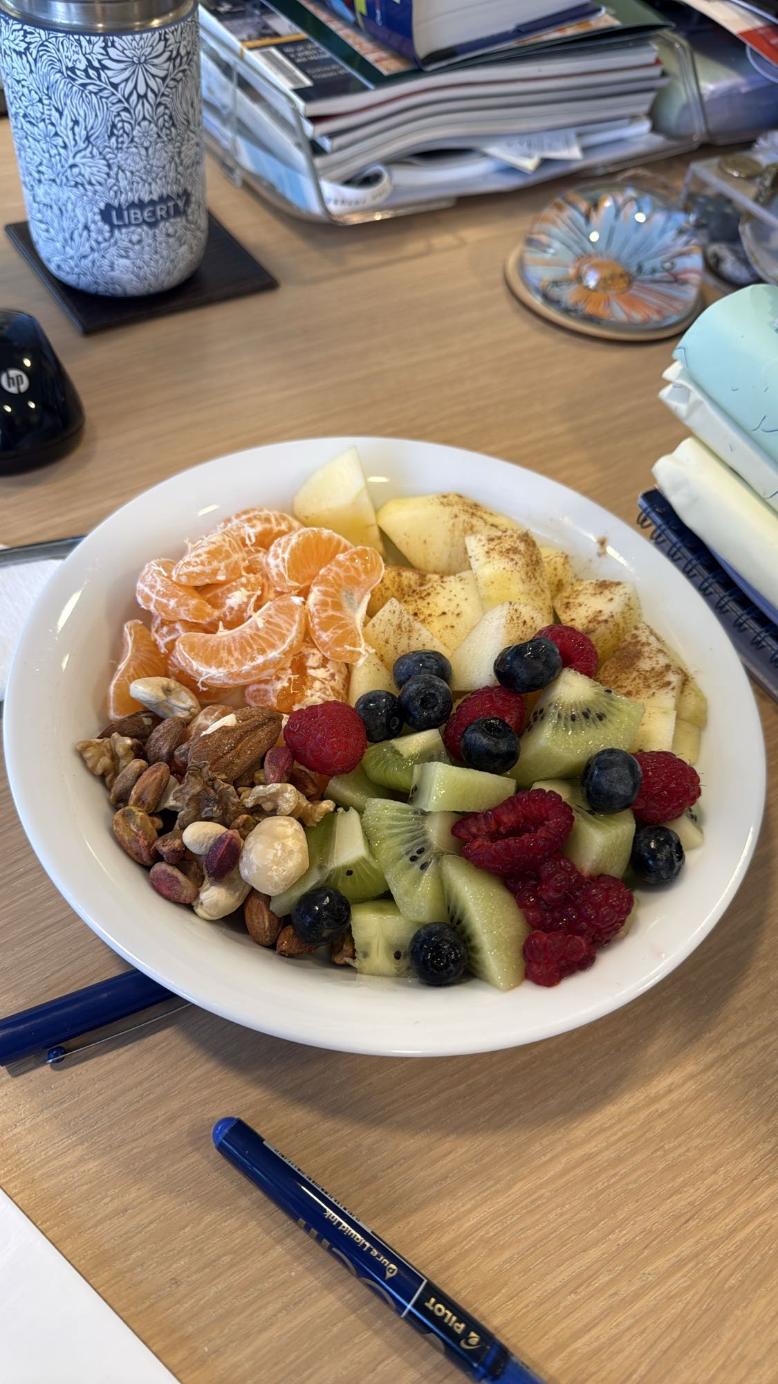 Φρουτοσαλάτα με ξηρούς καρπούς