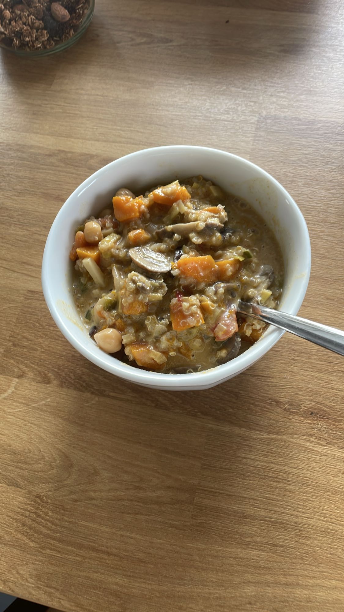 gulasz warzywny z ciecierzycą