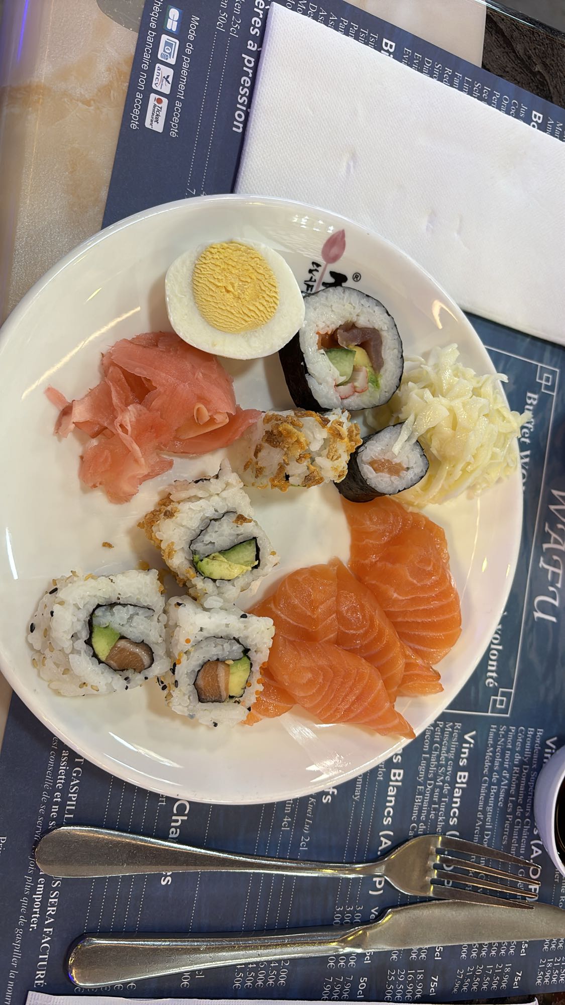 Assiette sushi saumon